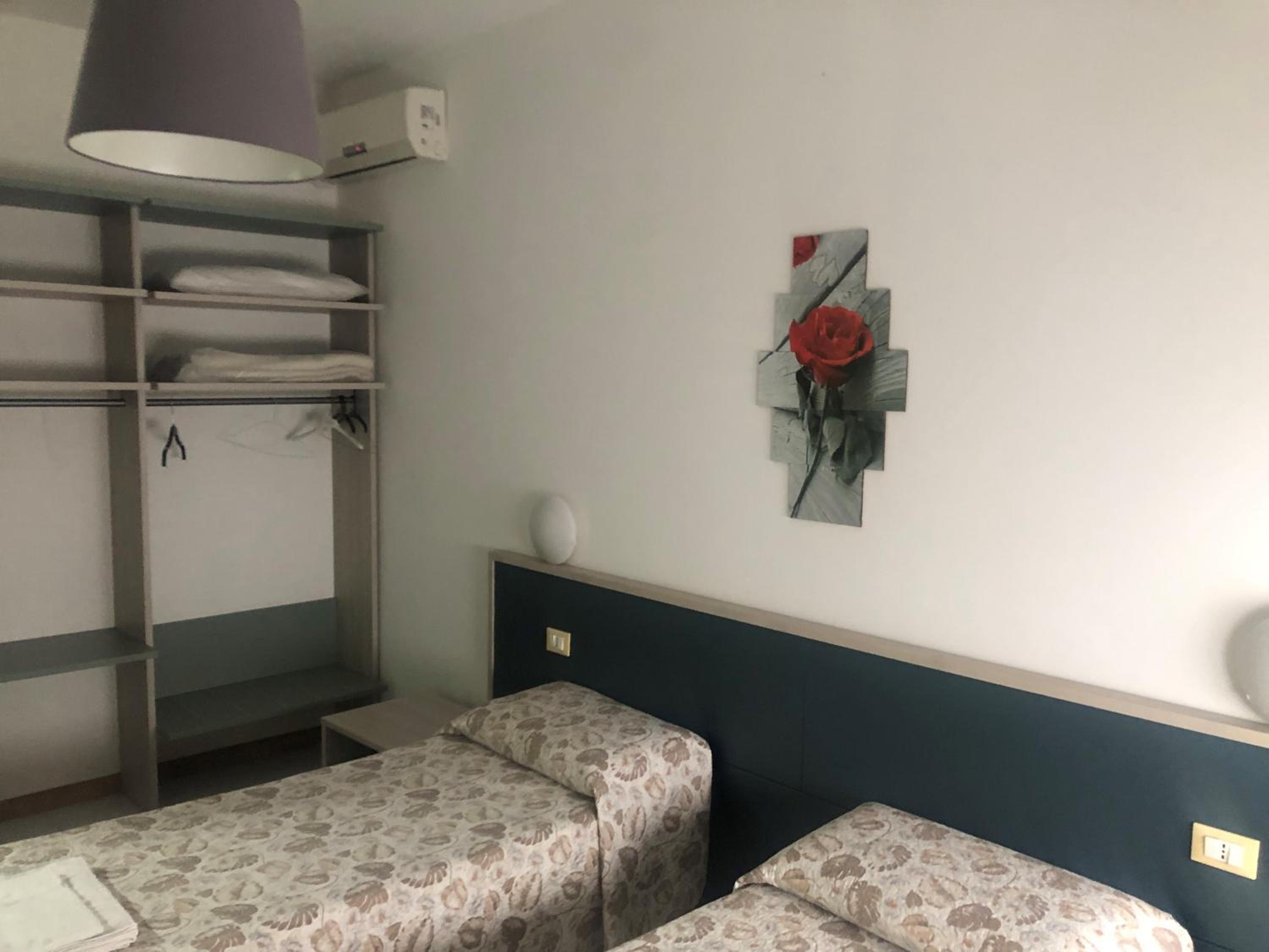 Budget Twin Room photo 2