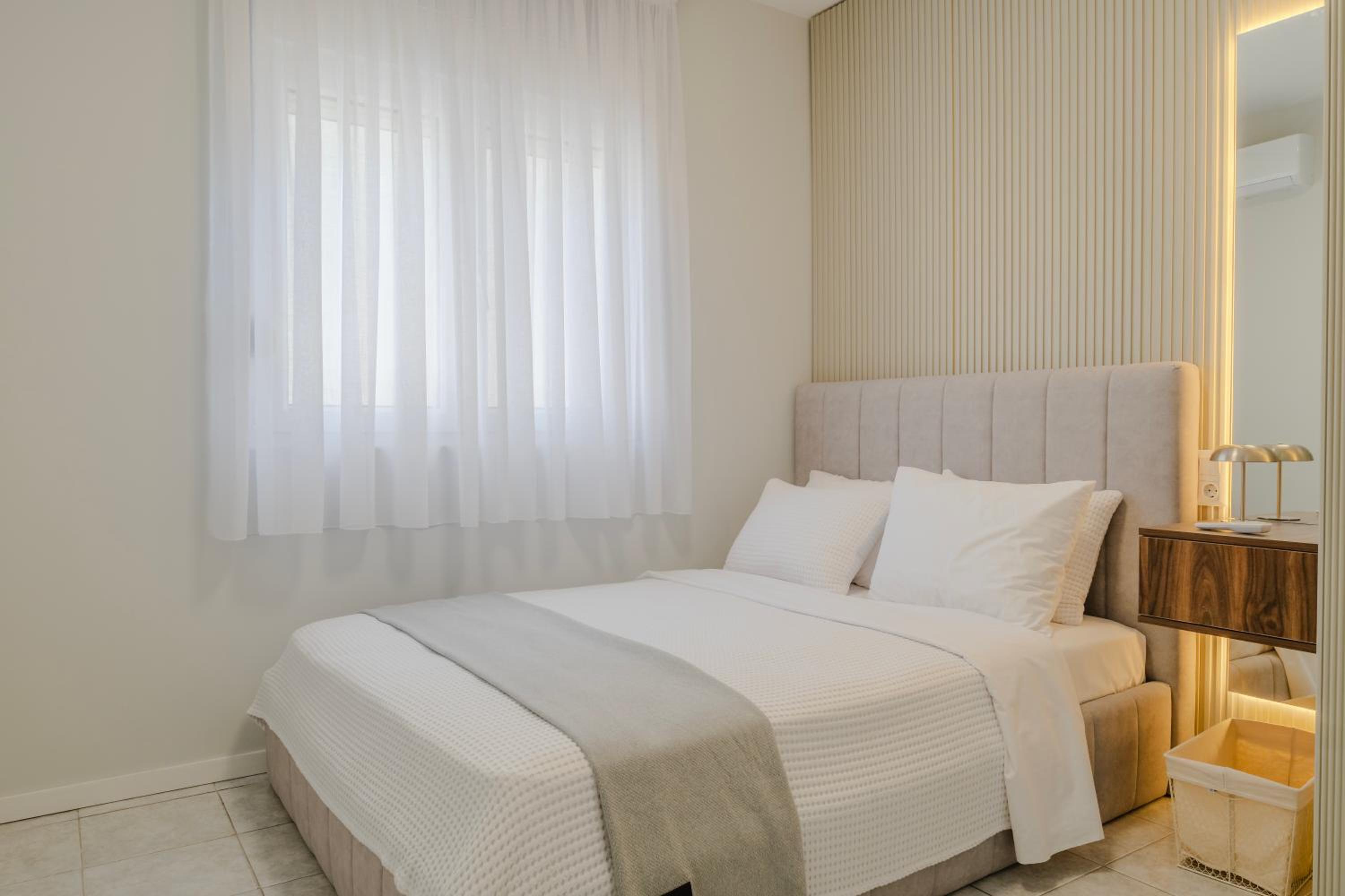 One-Bedroom Apartment with Balcony and City View photo 1