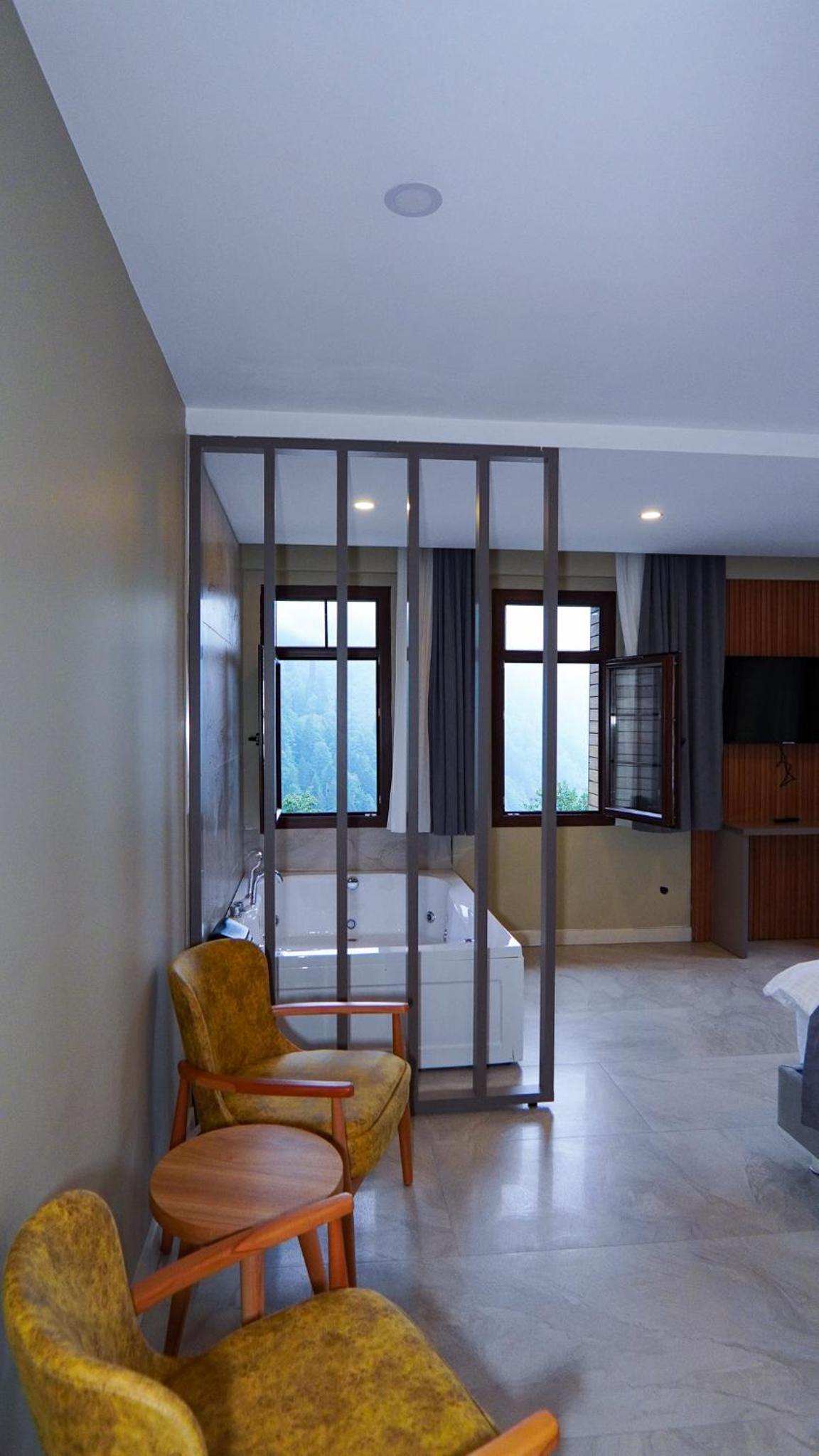Double Room with Spa Bath photo 2