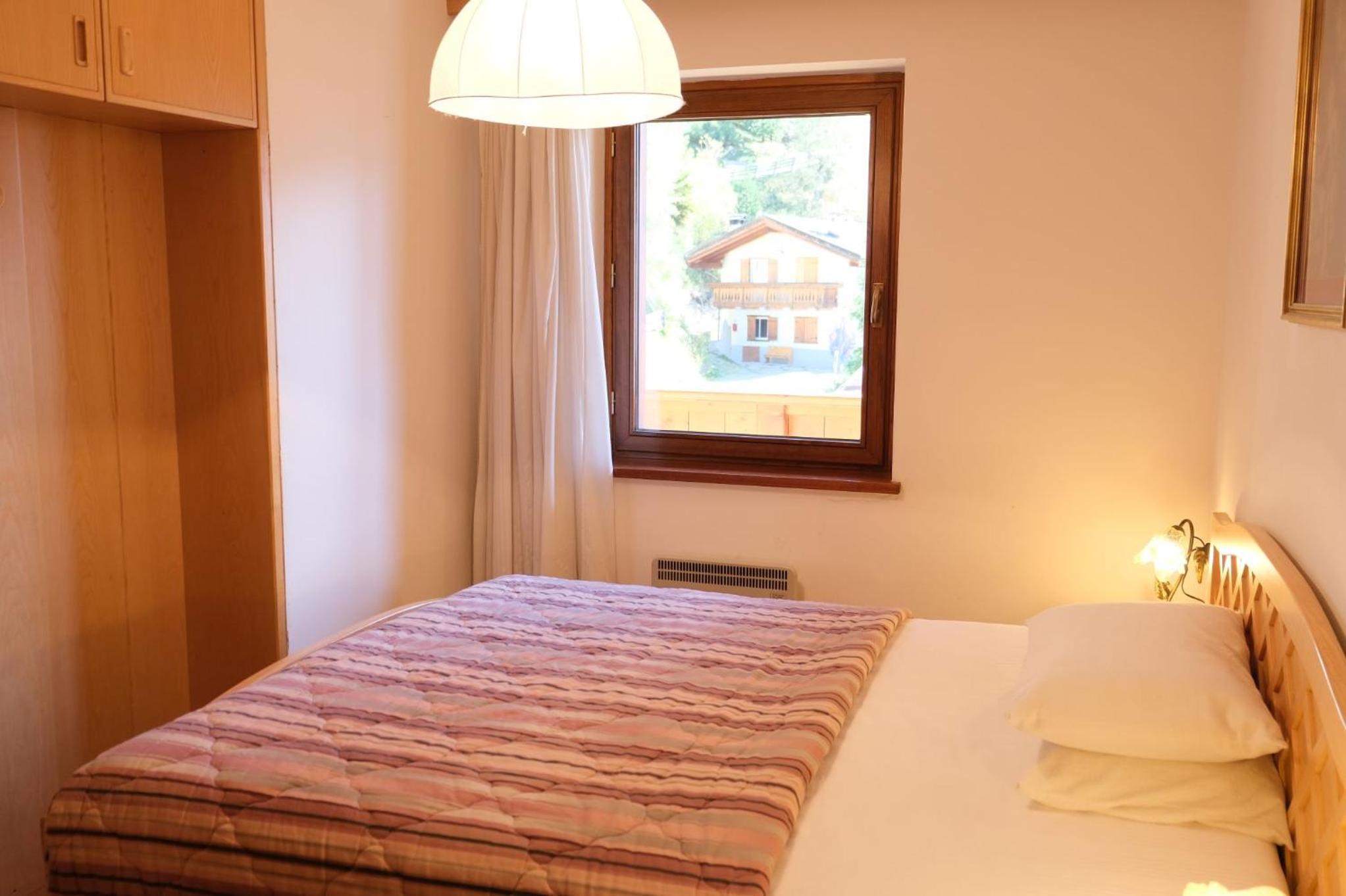 One-Bedroom Apartment with View