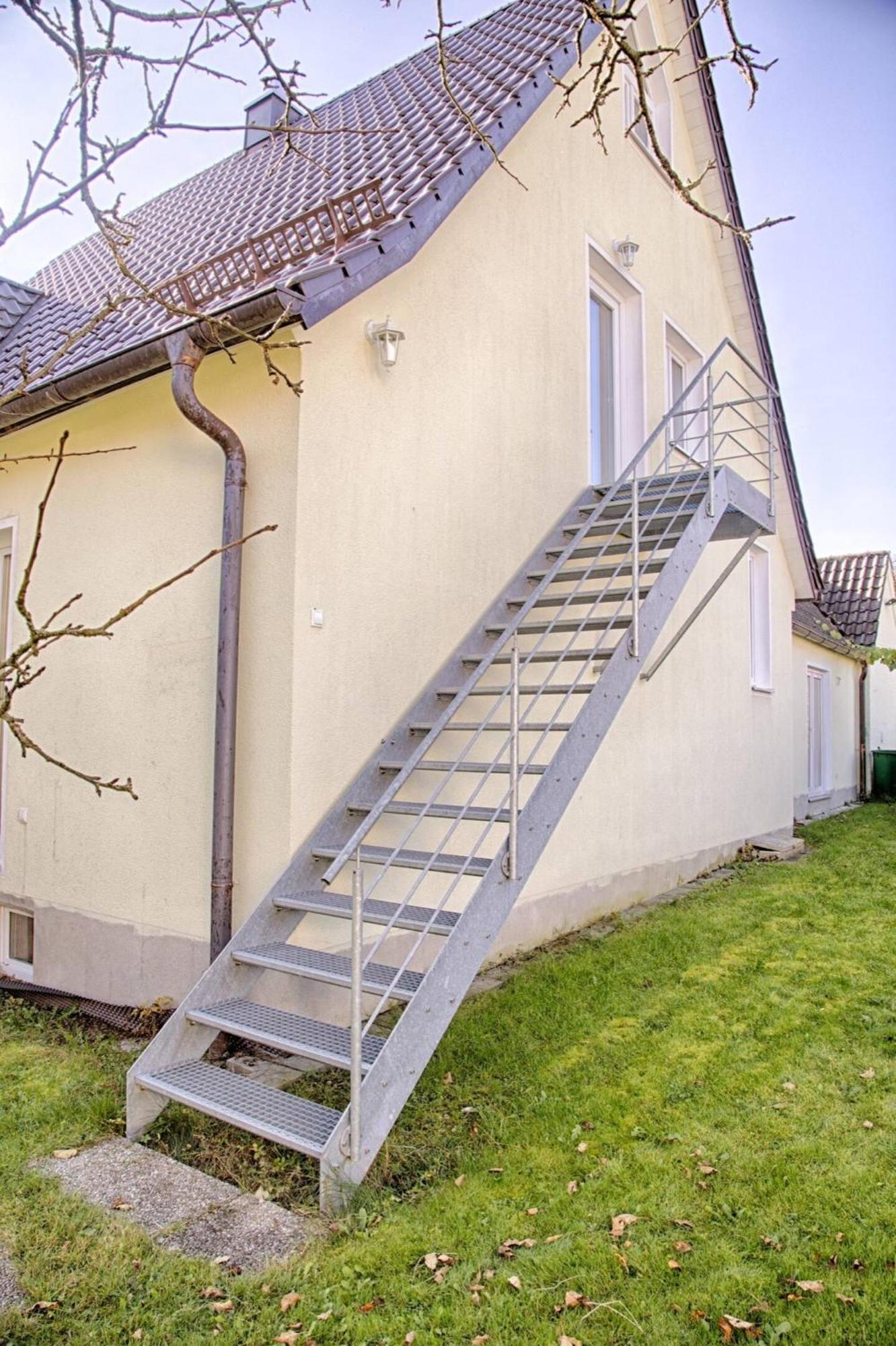 Two-Bedroom Deluxe Apartment with Garden View photo 2