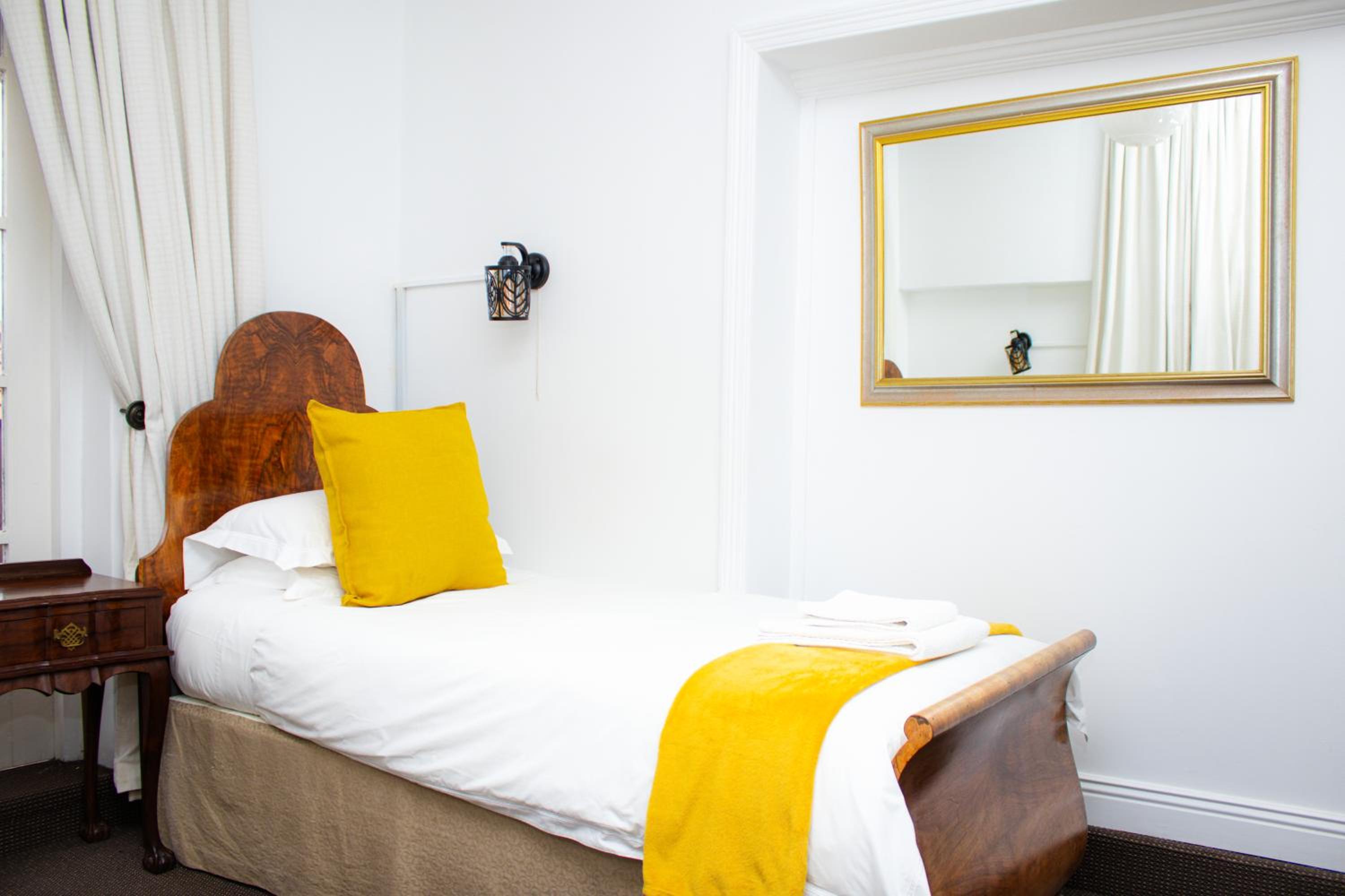 Large Double or Twin Room - Photo 1