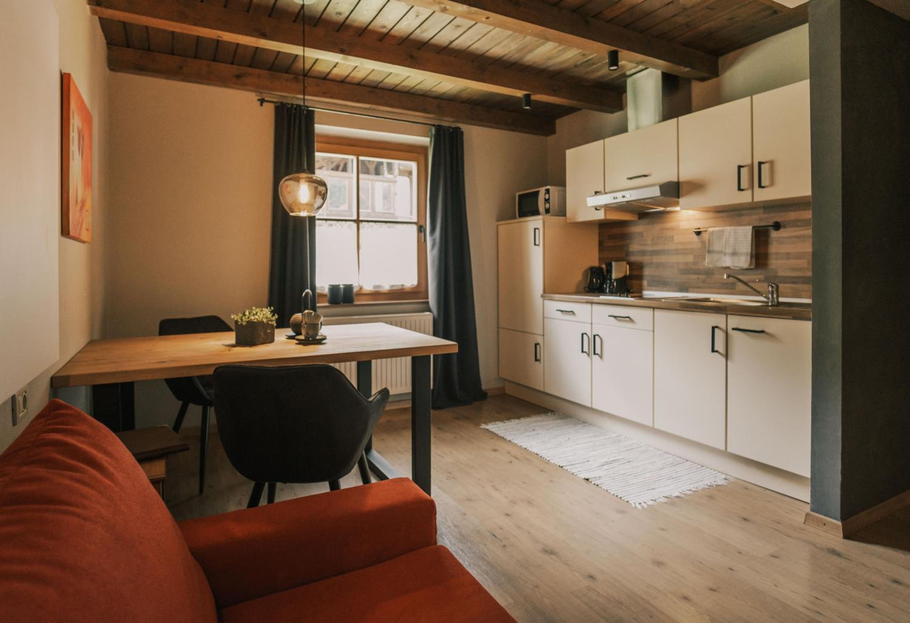 One-Bedroom Apartment with Balcony photo 1