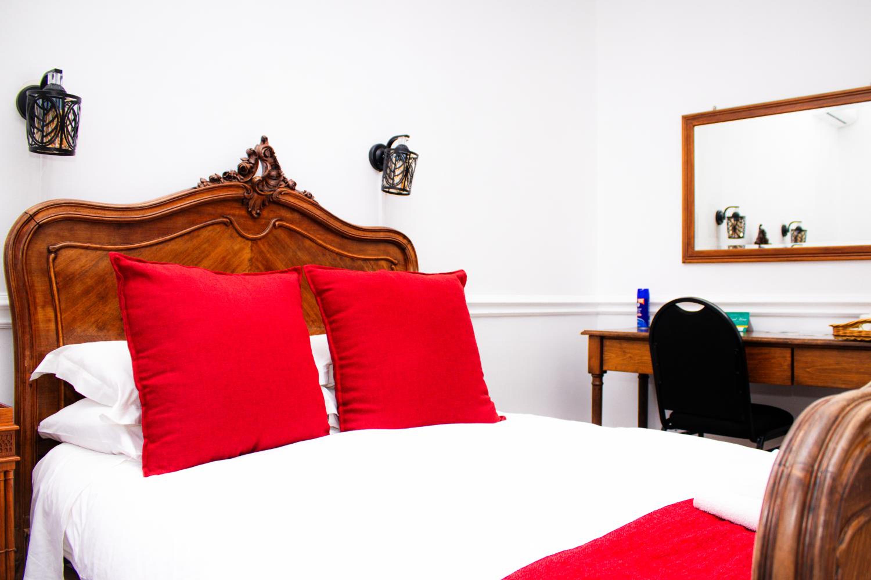 Double Room - Photo 17
