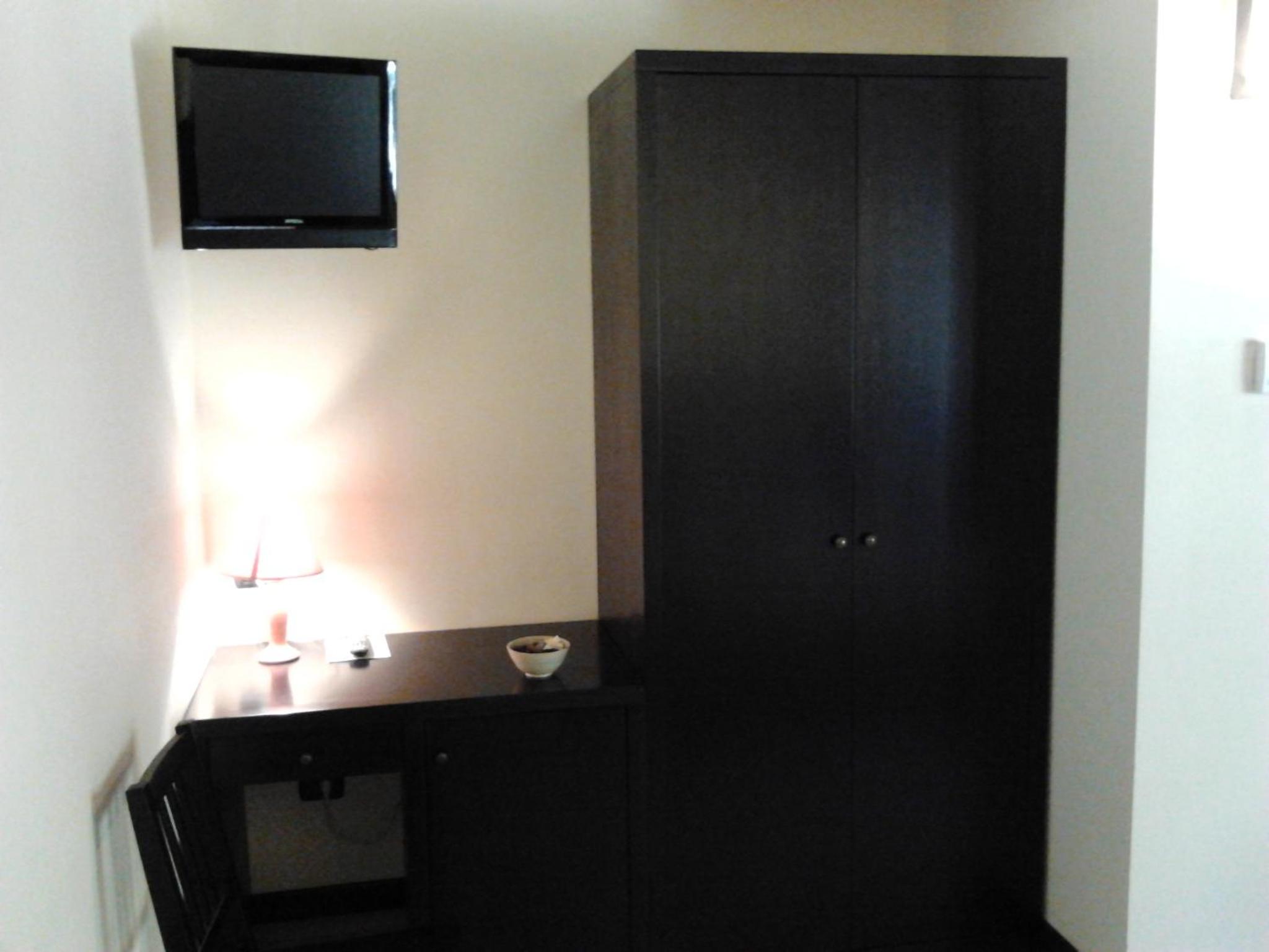 Double or Twin Room - Photo 4