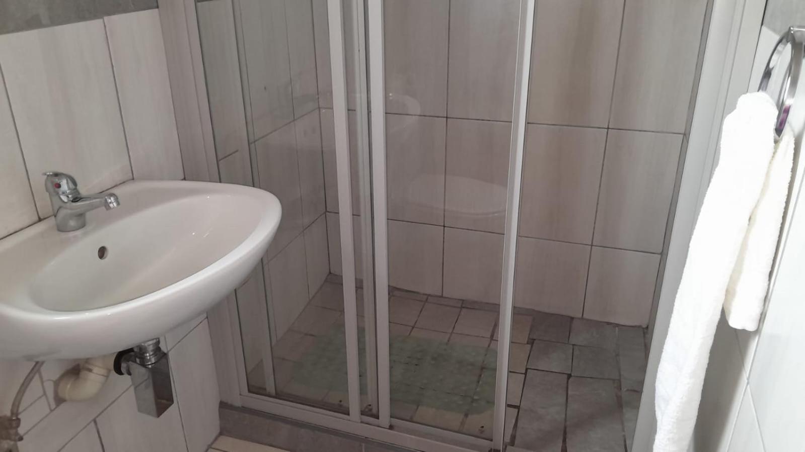 Budget Double Room photo 3