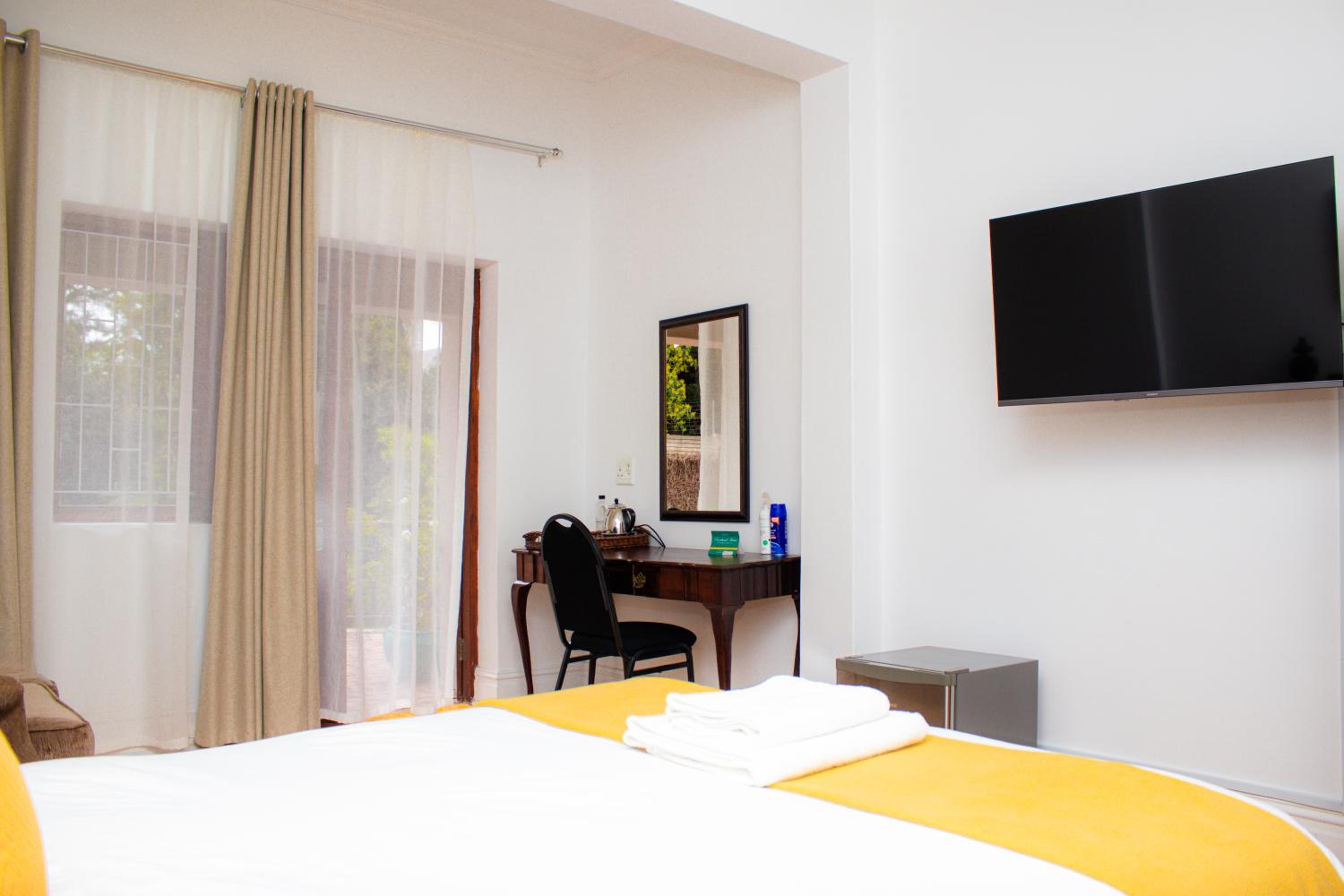 Double Room - Photo 9