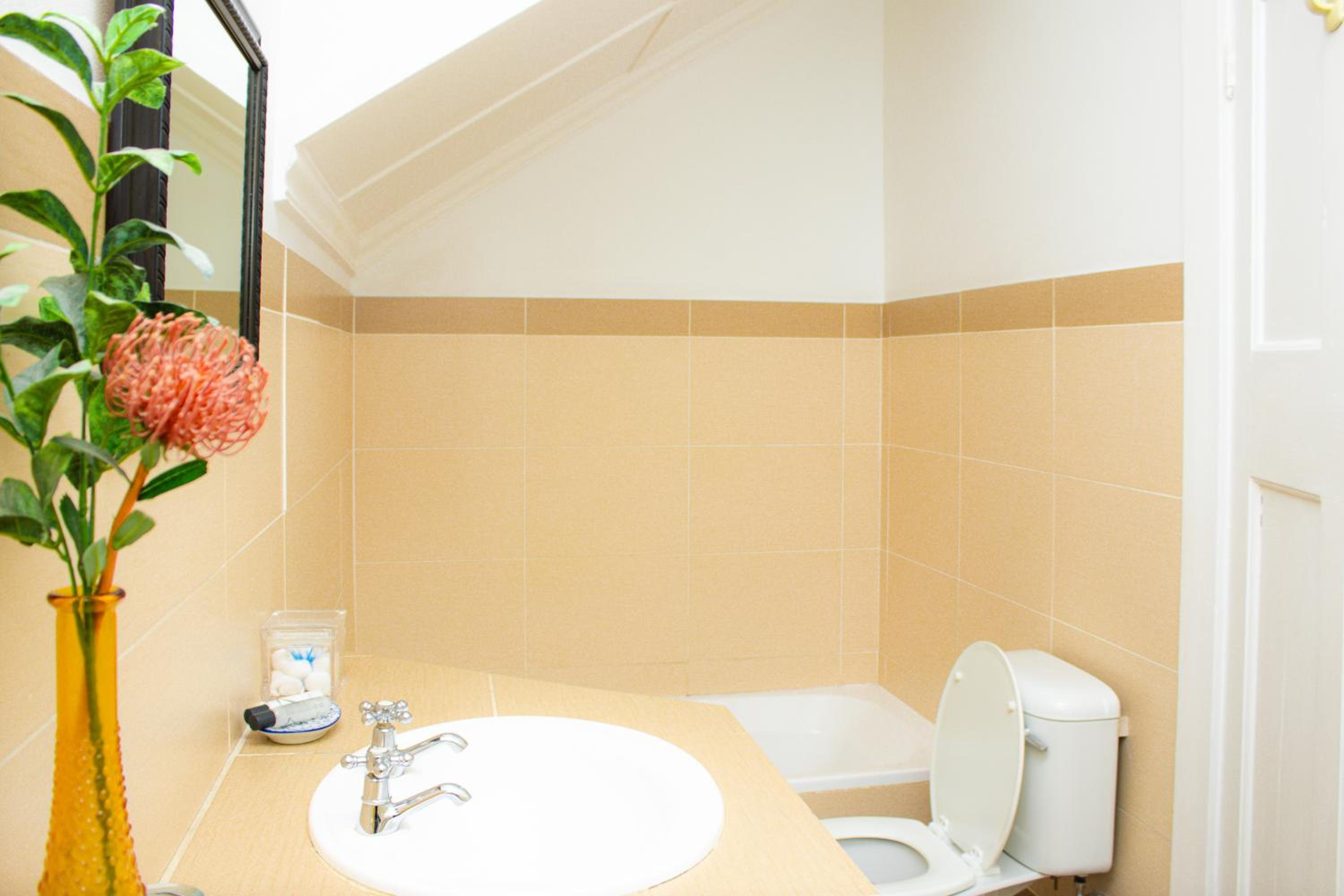 Double Room - Photo 8