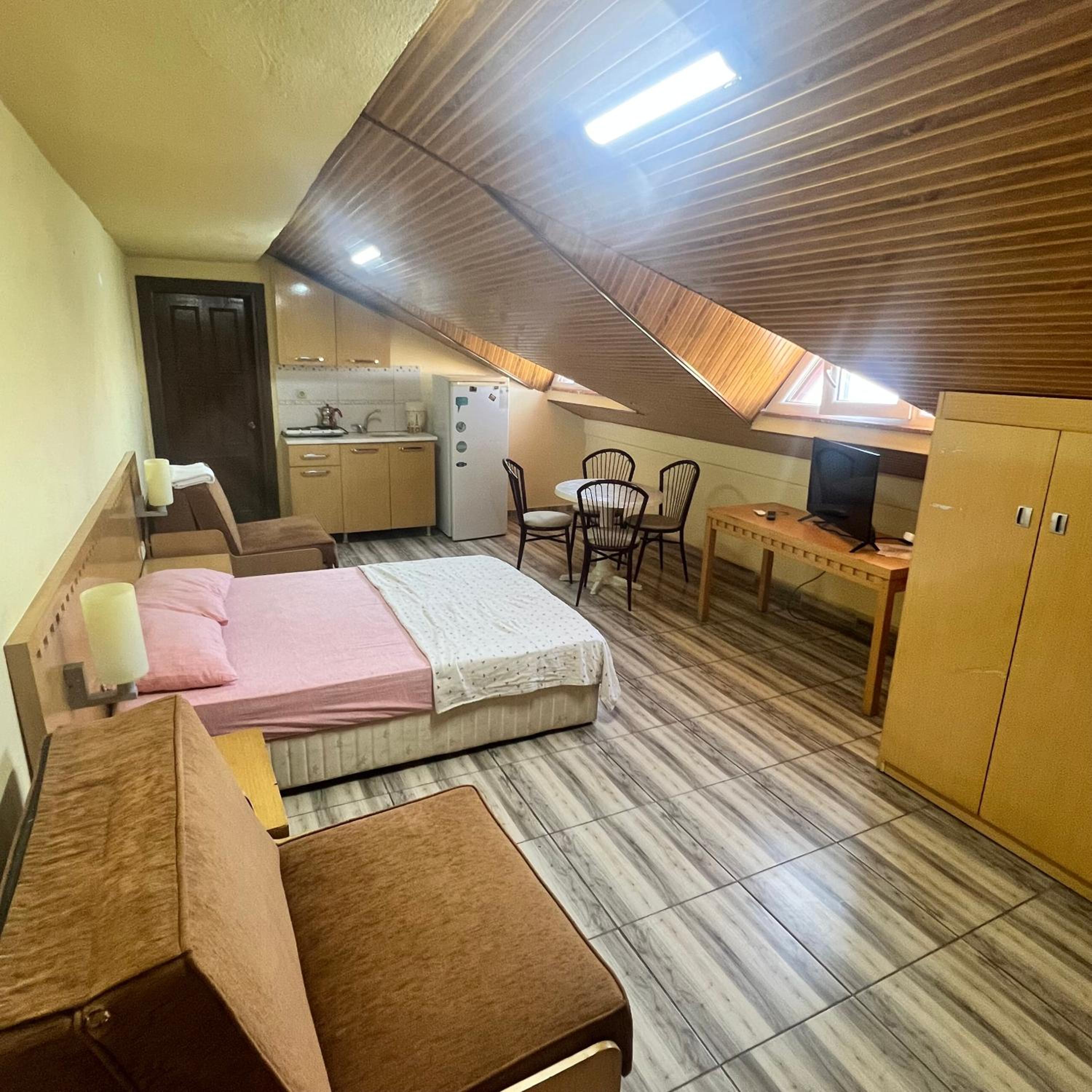Double Room - Photo 3