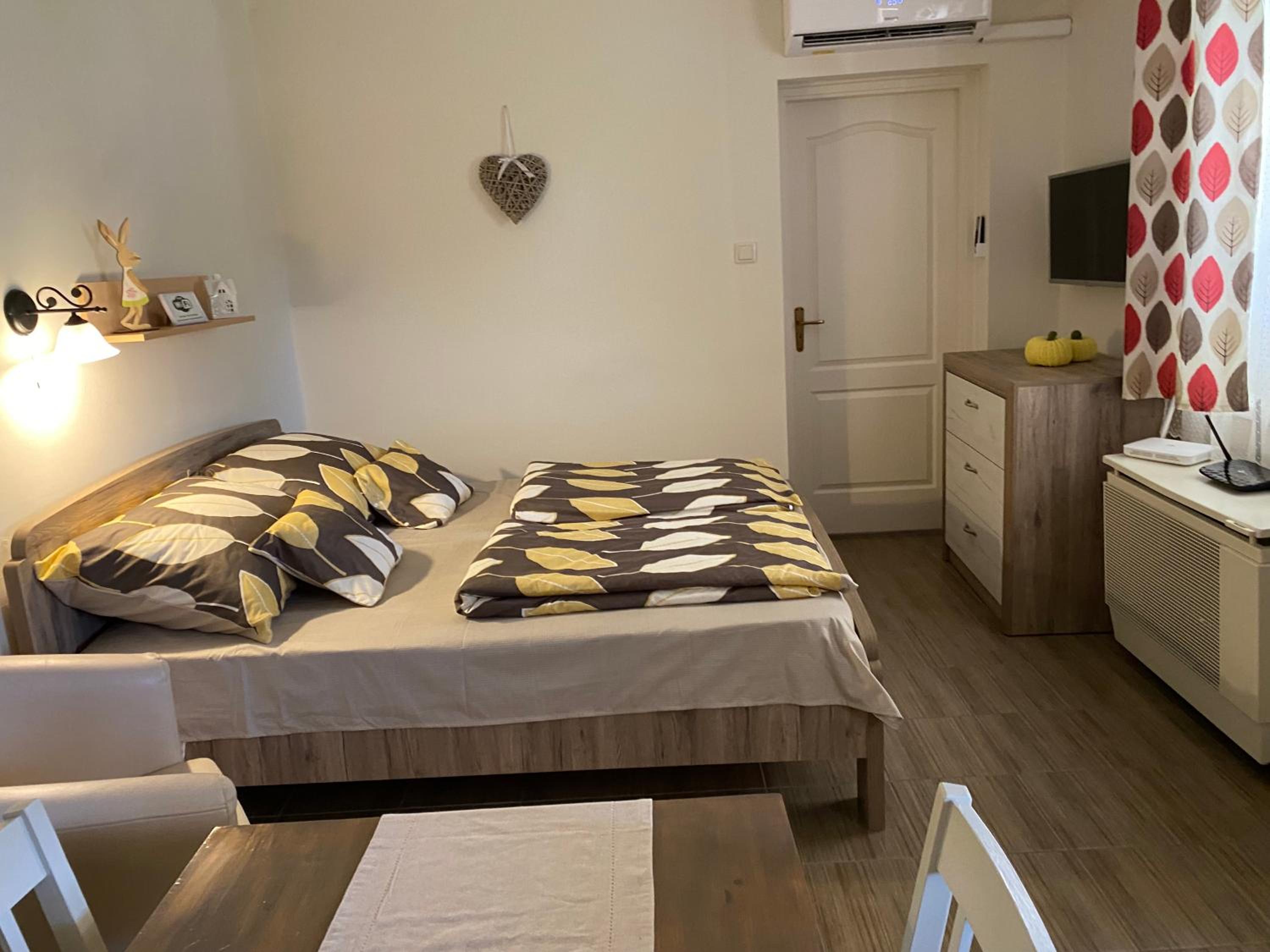 Two-Bedroom Apartment - Photo 9