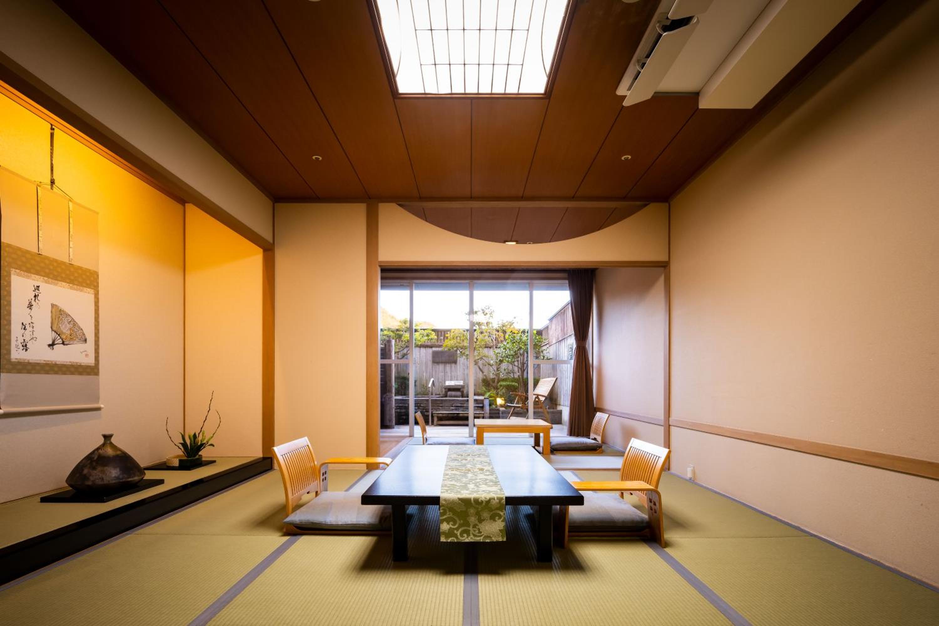Japanese-Style Quadruple Room with Open-Air Bath (702-708) Meal Provided at Room