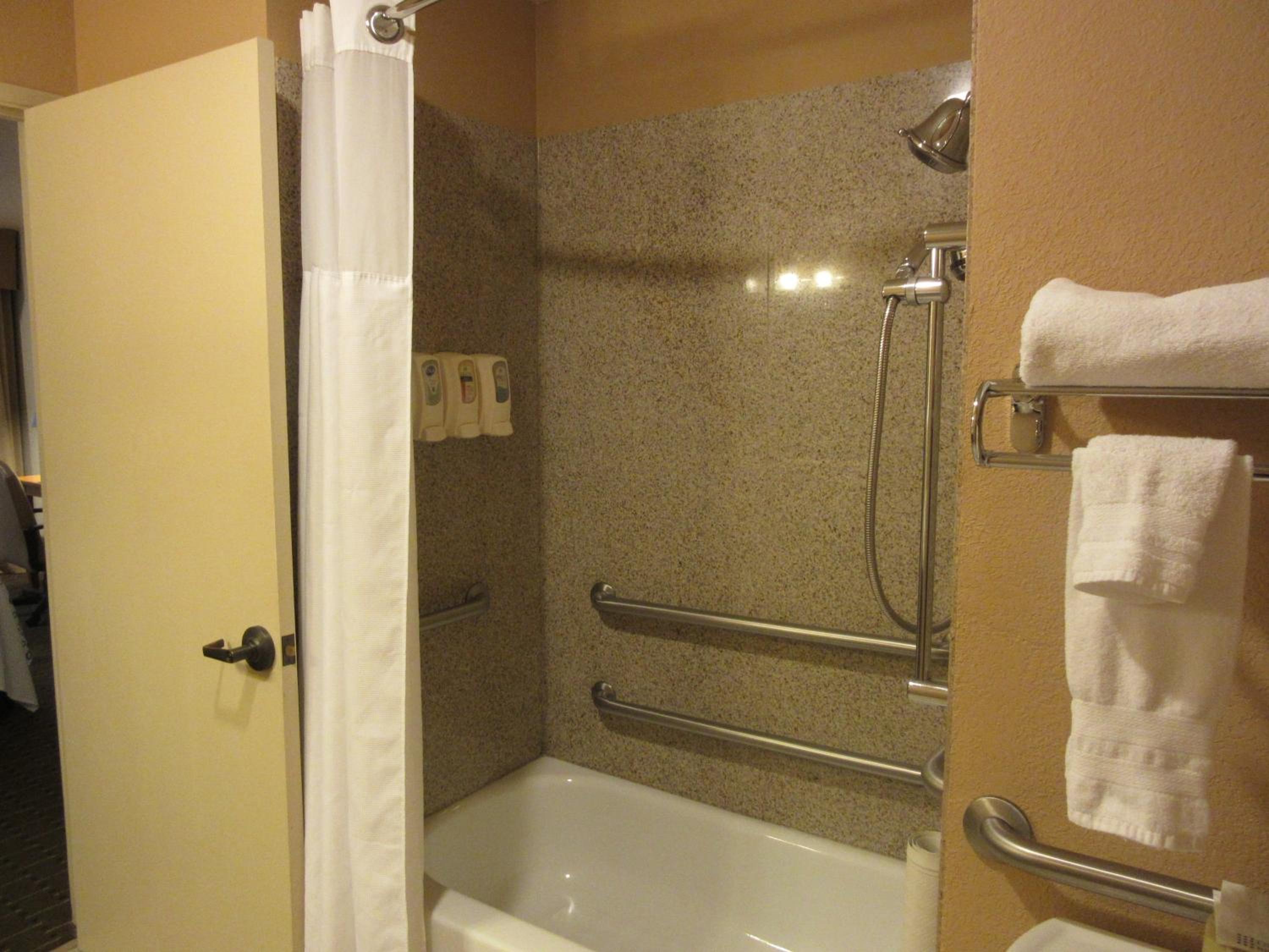 Queen Room - Photo 6