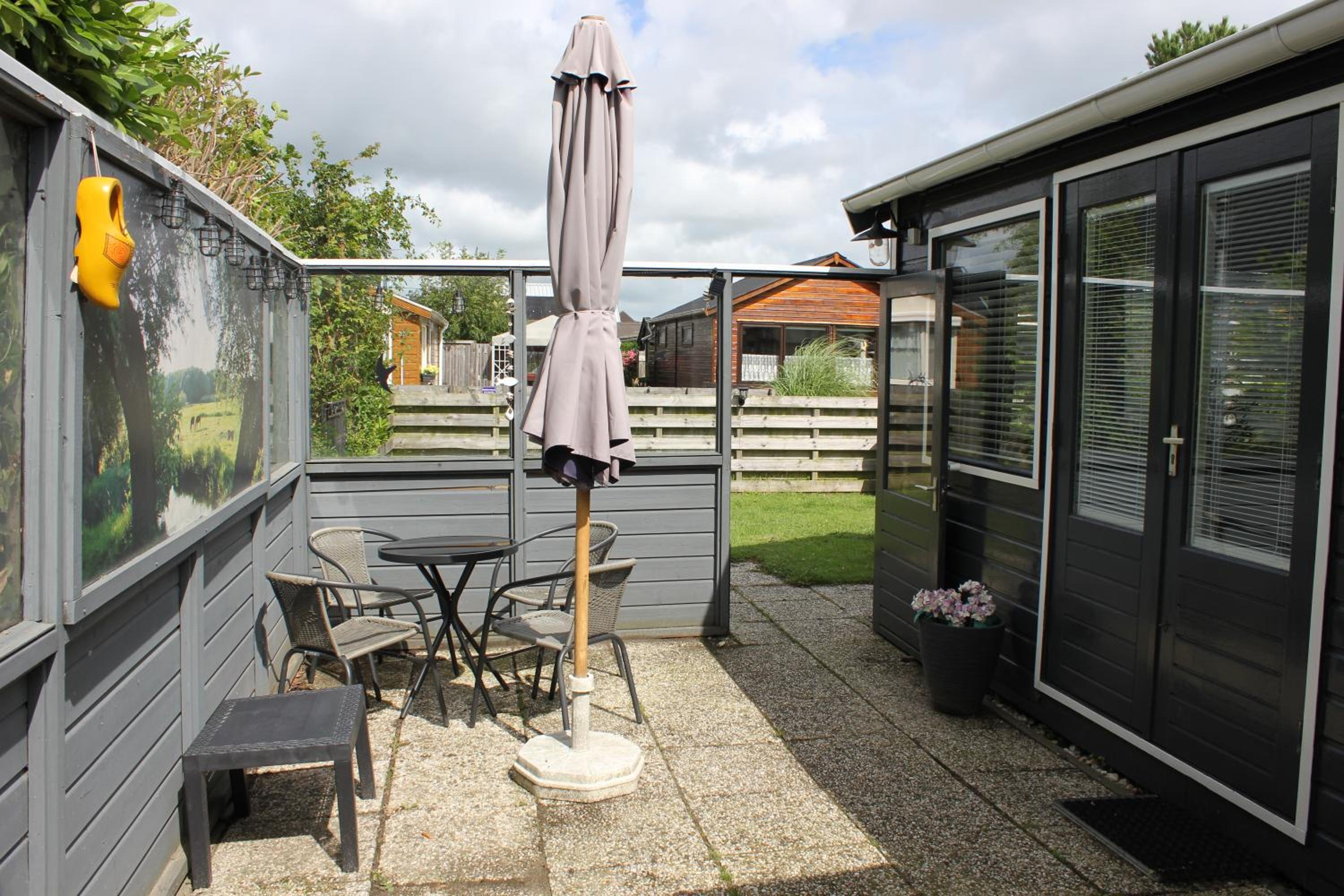 One-Bedroom House photo 2