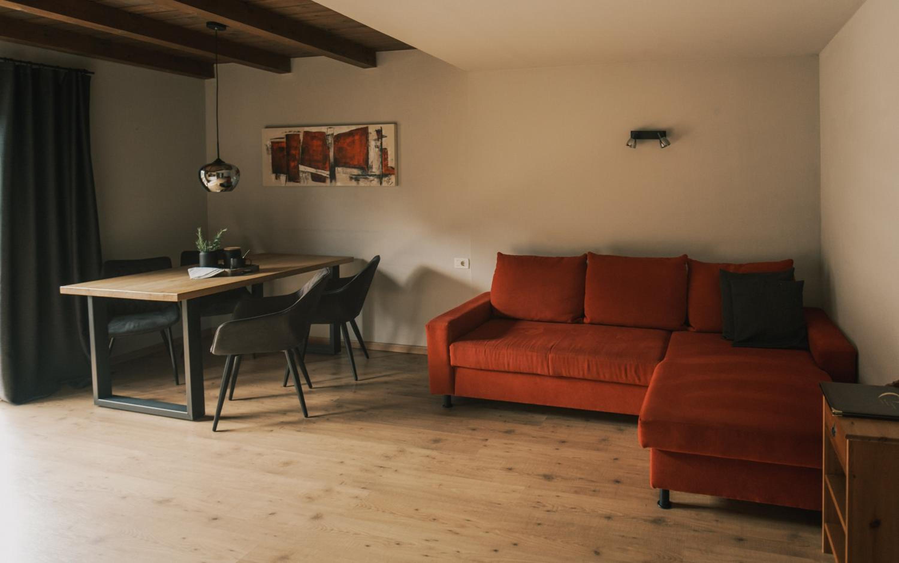 One-Bedroom Apartment with Balcony photo 2