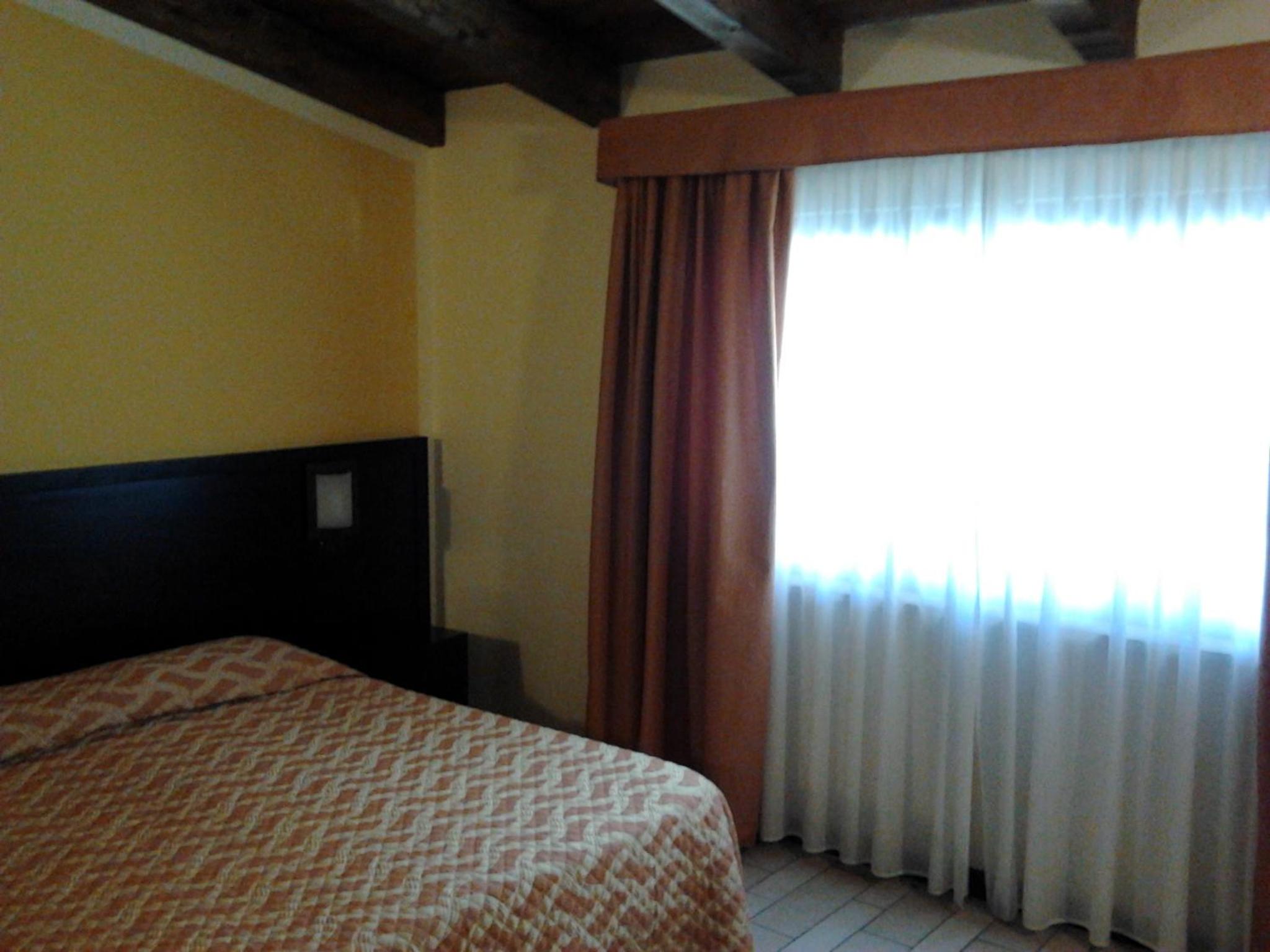Double or Twin Room - Photo 5