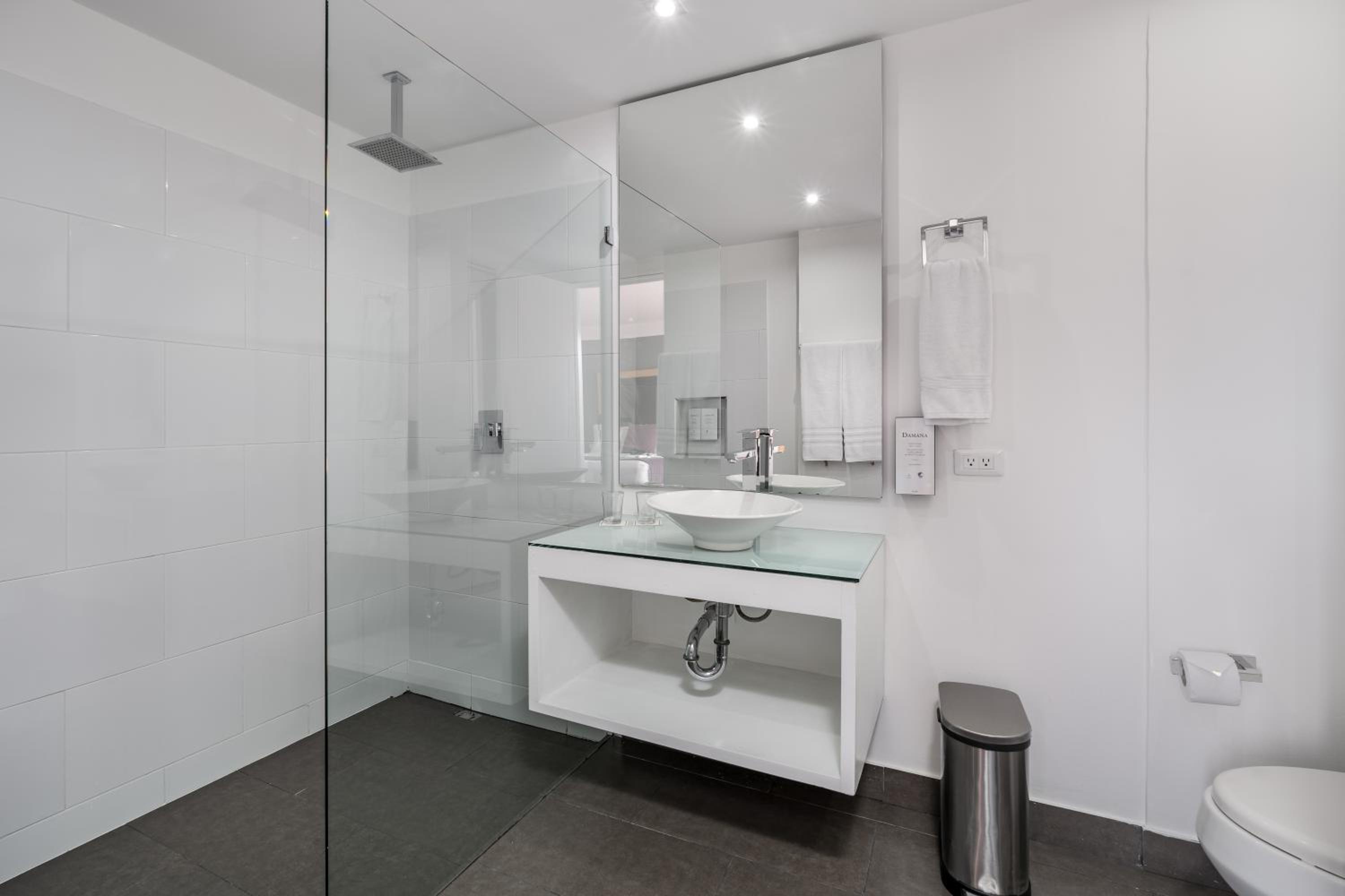 Suite with Terrace - Photo 12