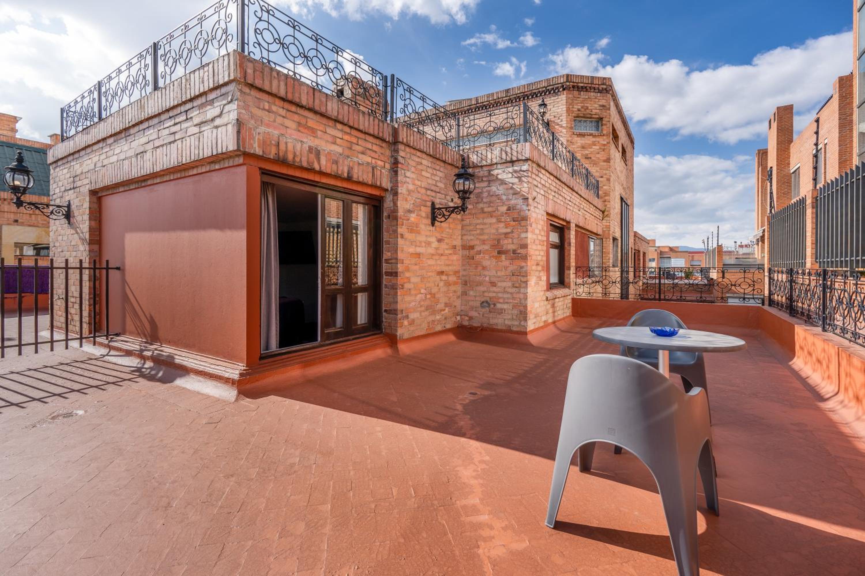 Suite with Terrace - Photo 3