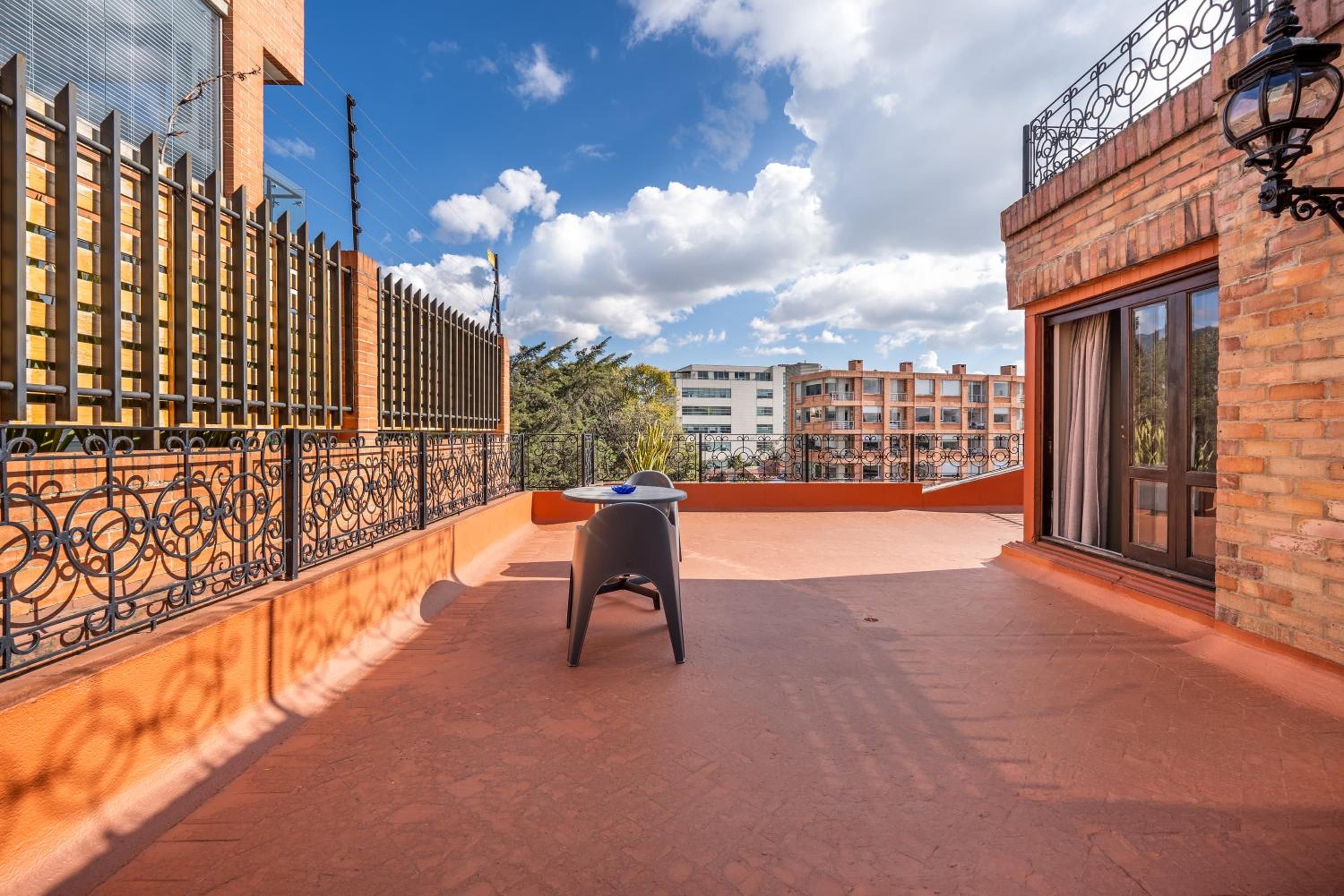 Suite with Terrace - Photo 4