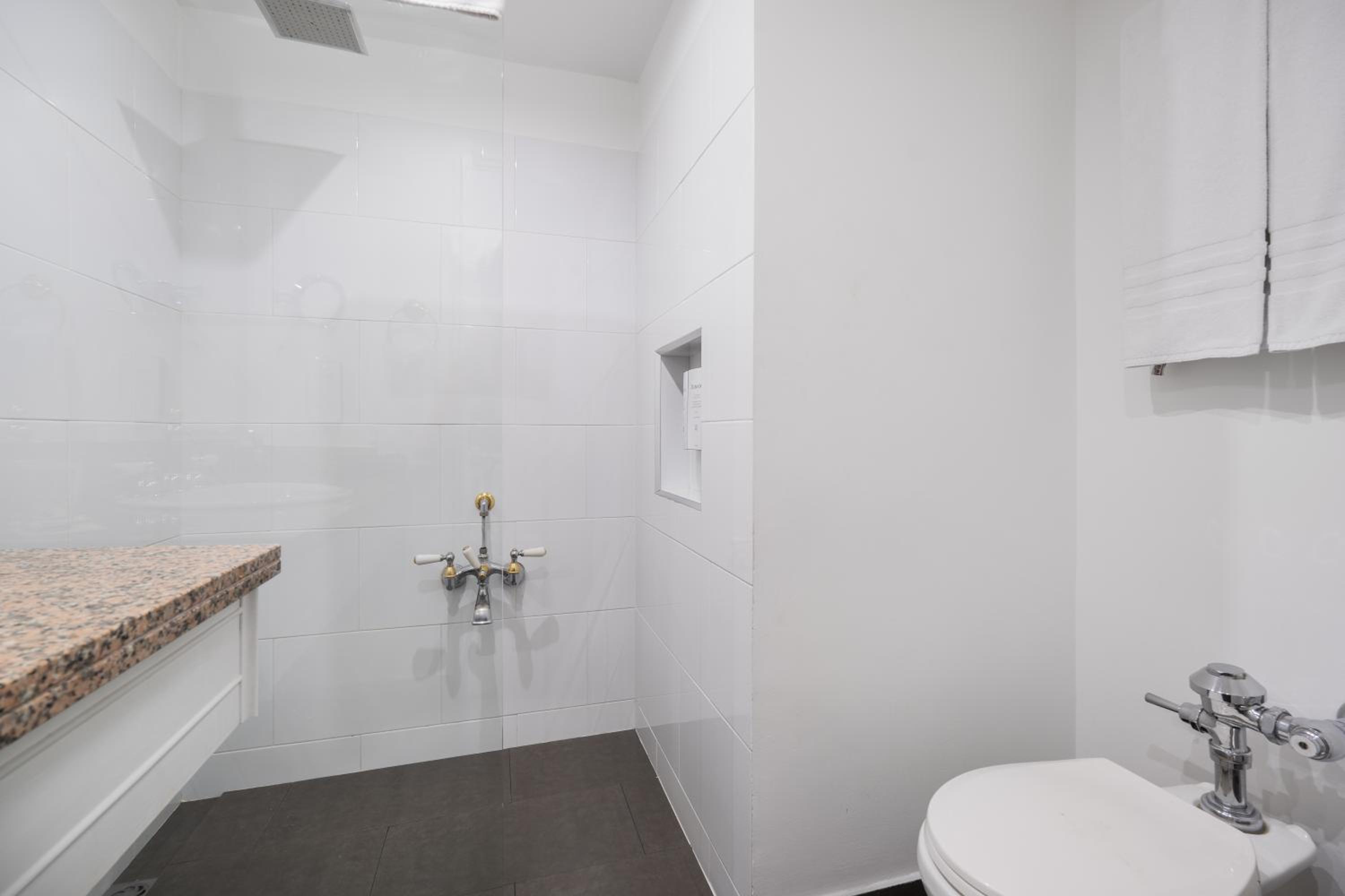 Junior Suite - Photo 12