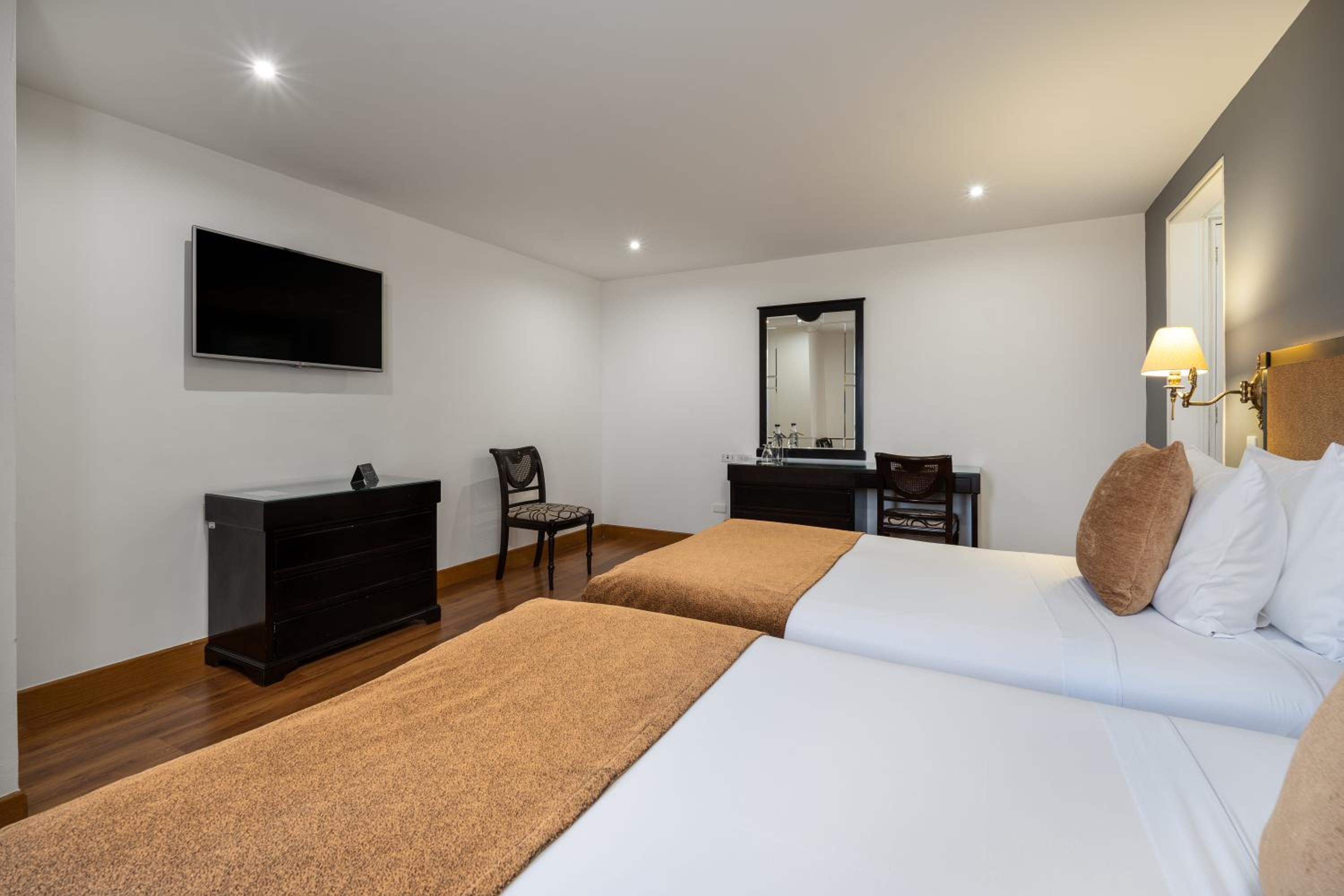 Twin Room - Photo 5