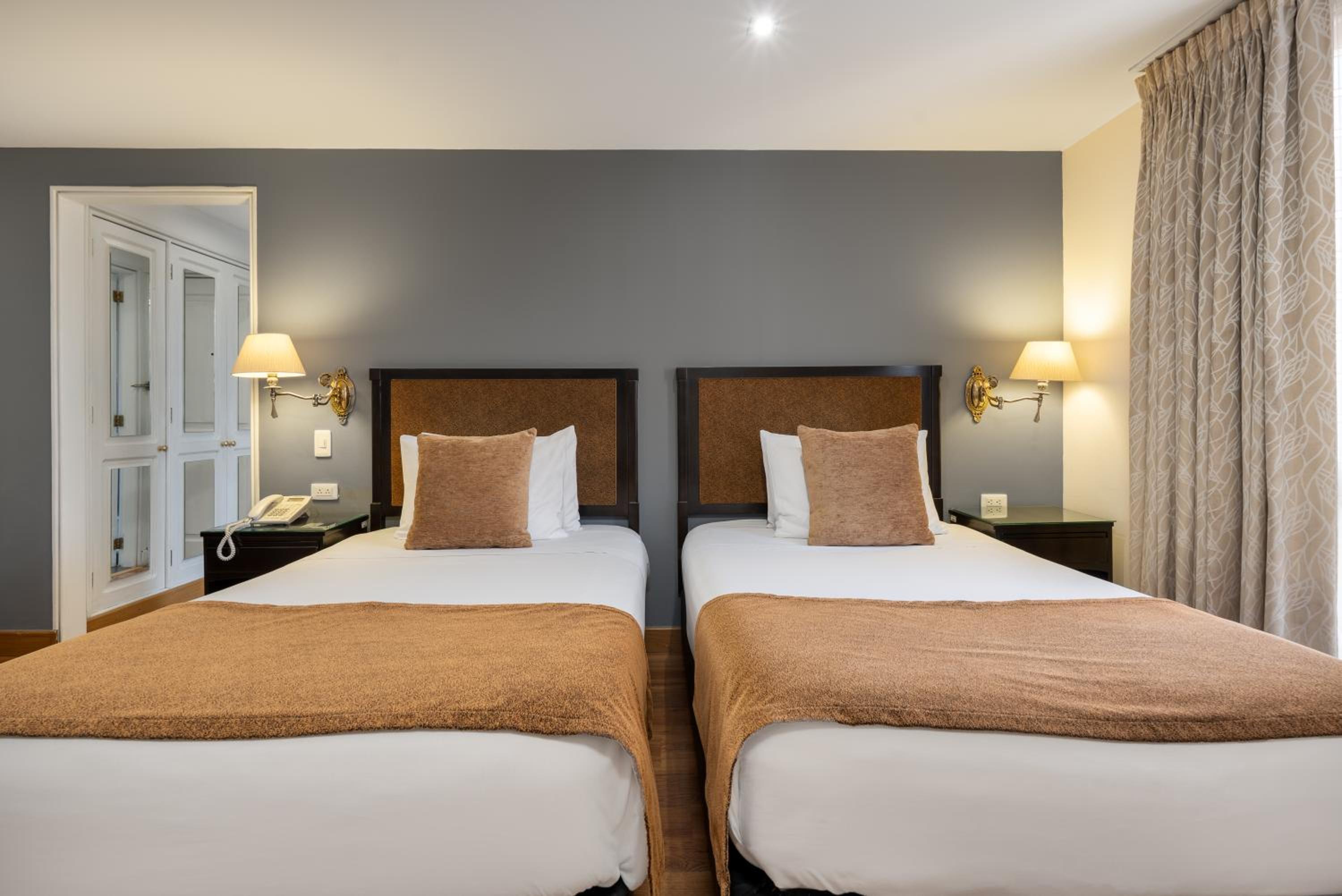 Twin Room - Photo 8
