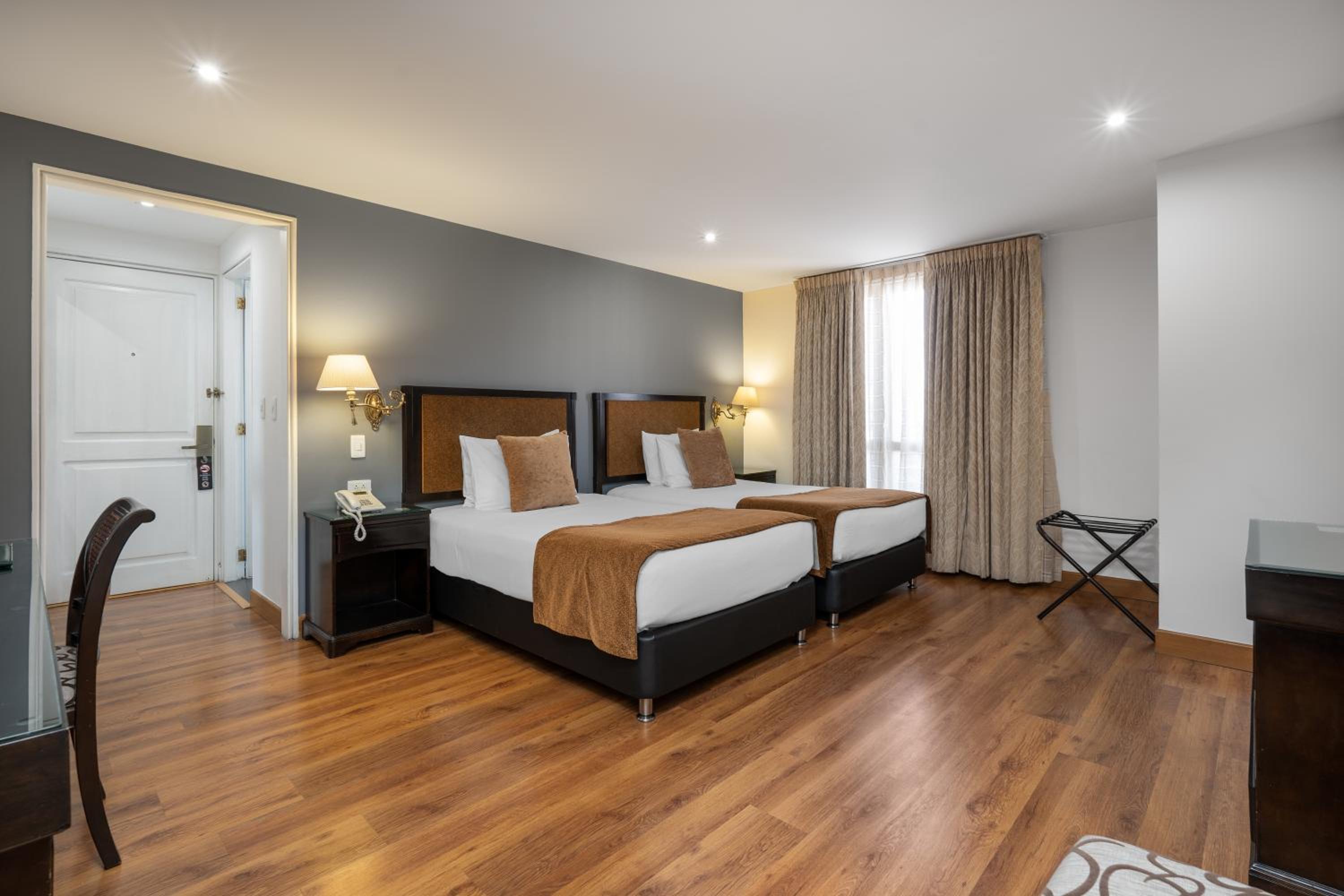 Twin Room - Photo 13