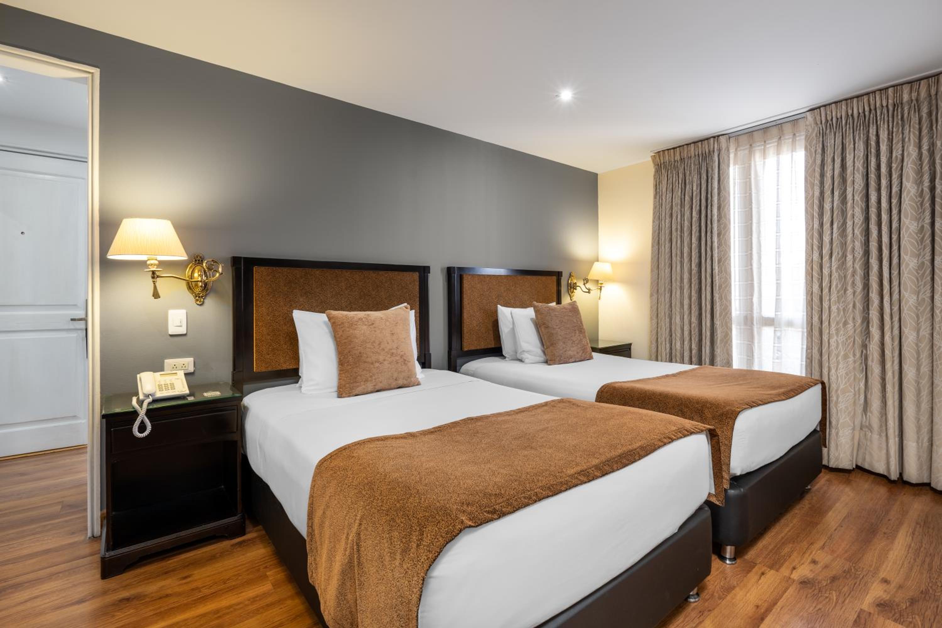 Twin Room - Photo 1