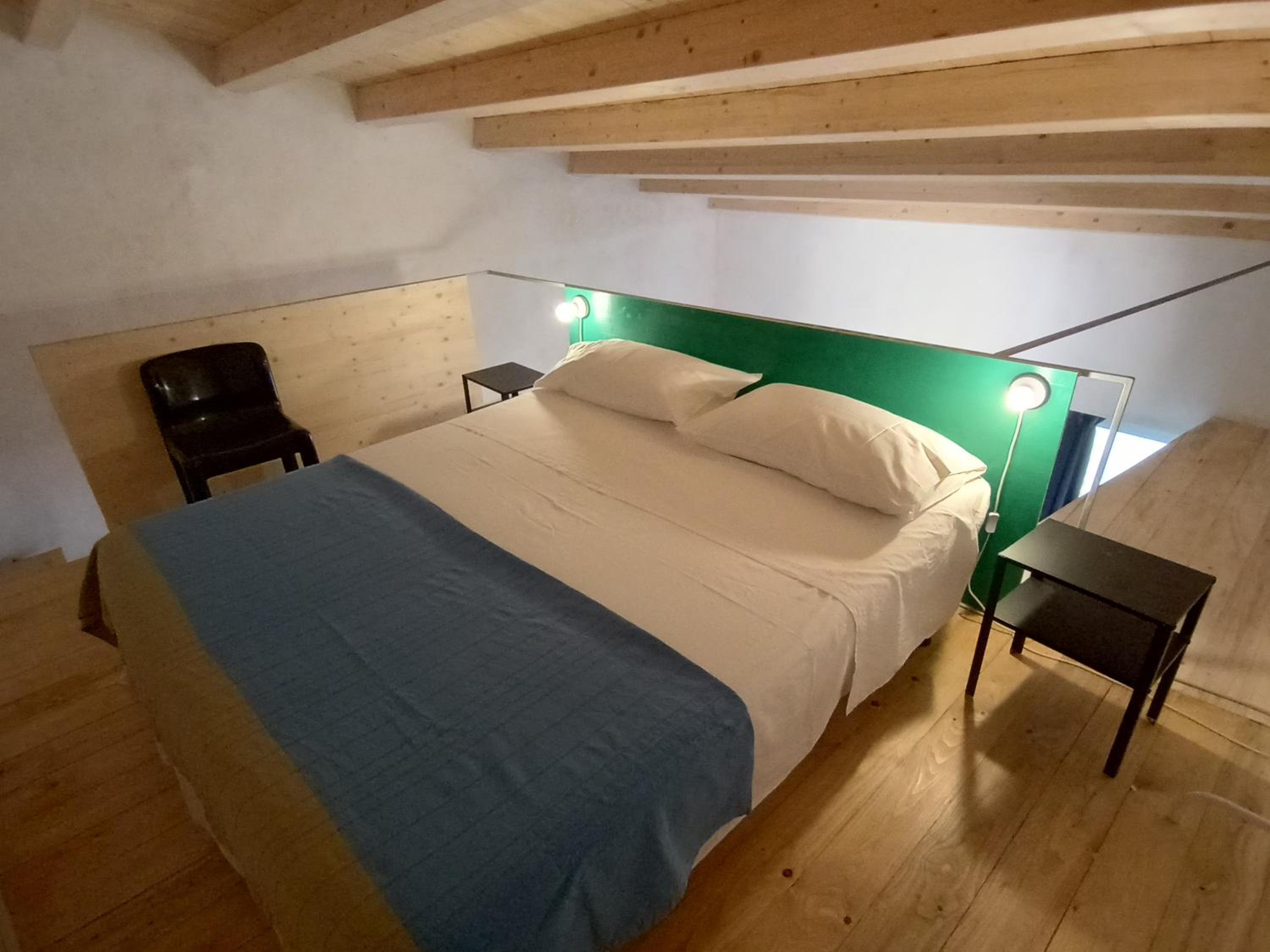 One-bedroom Loft Apartment 