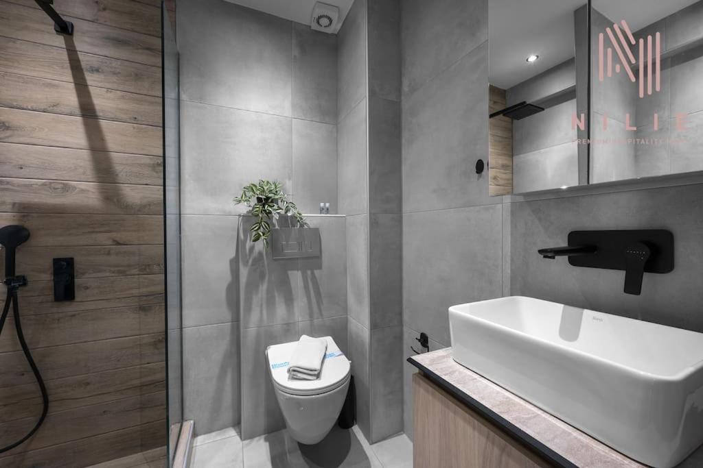 Two-Bedroom Apartment with Balcony