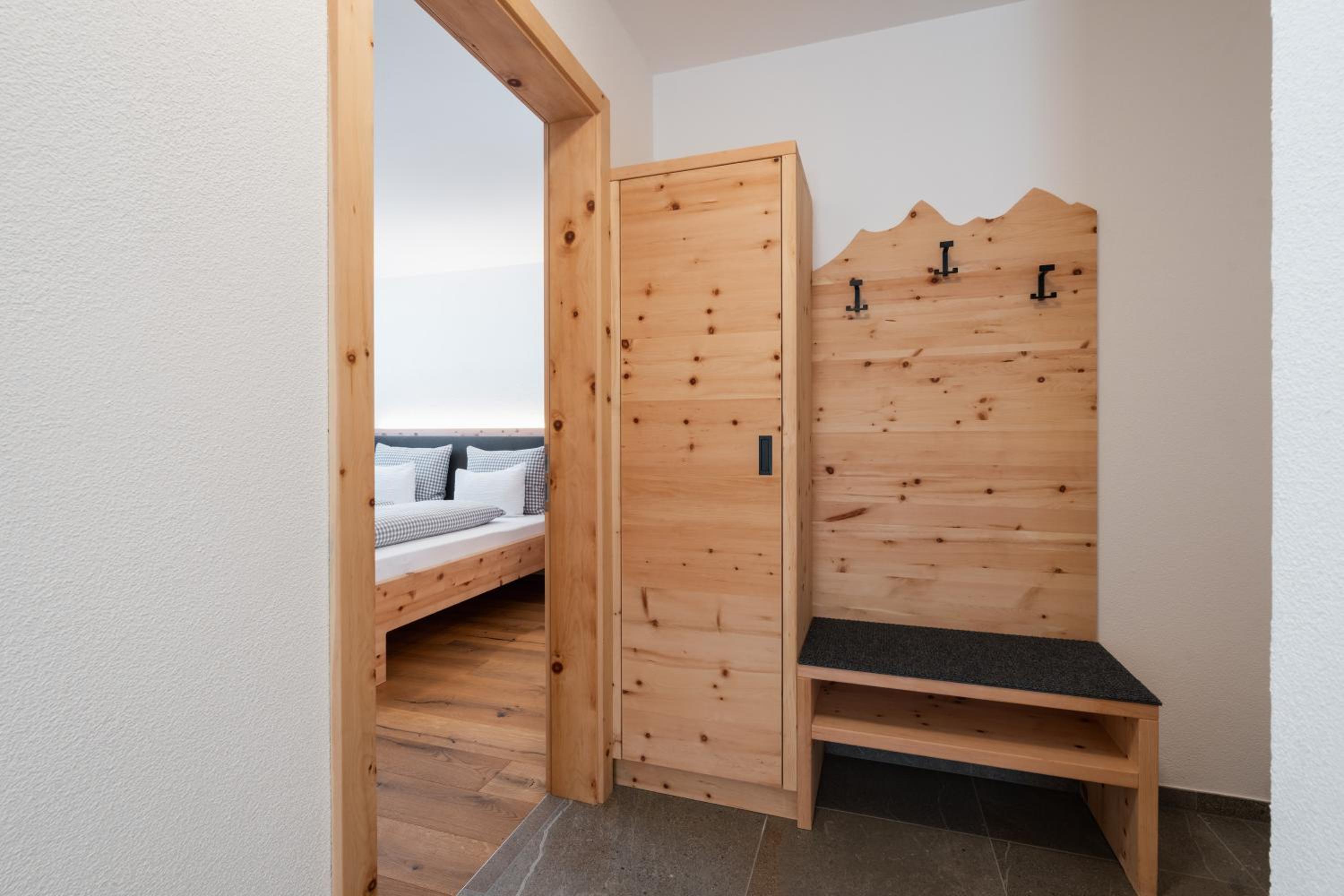 Two-Bedroom Deluxe Apartment with Garden View photo 3