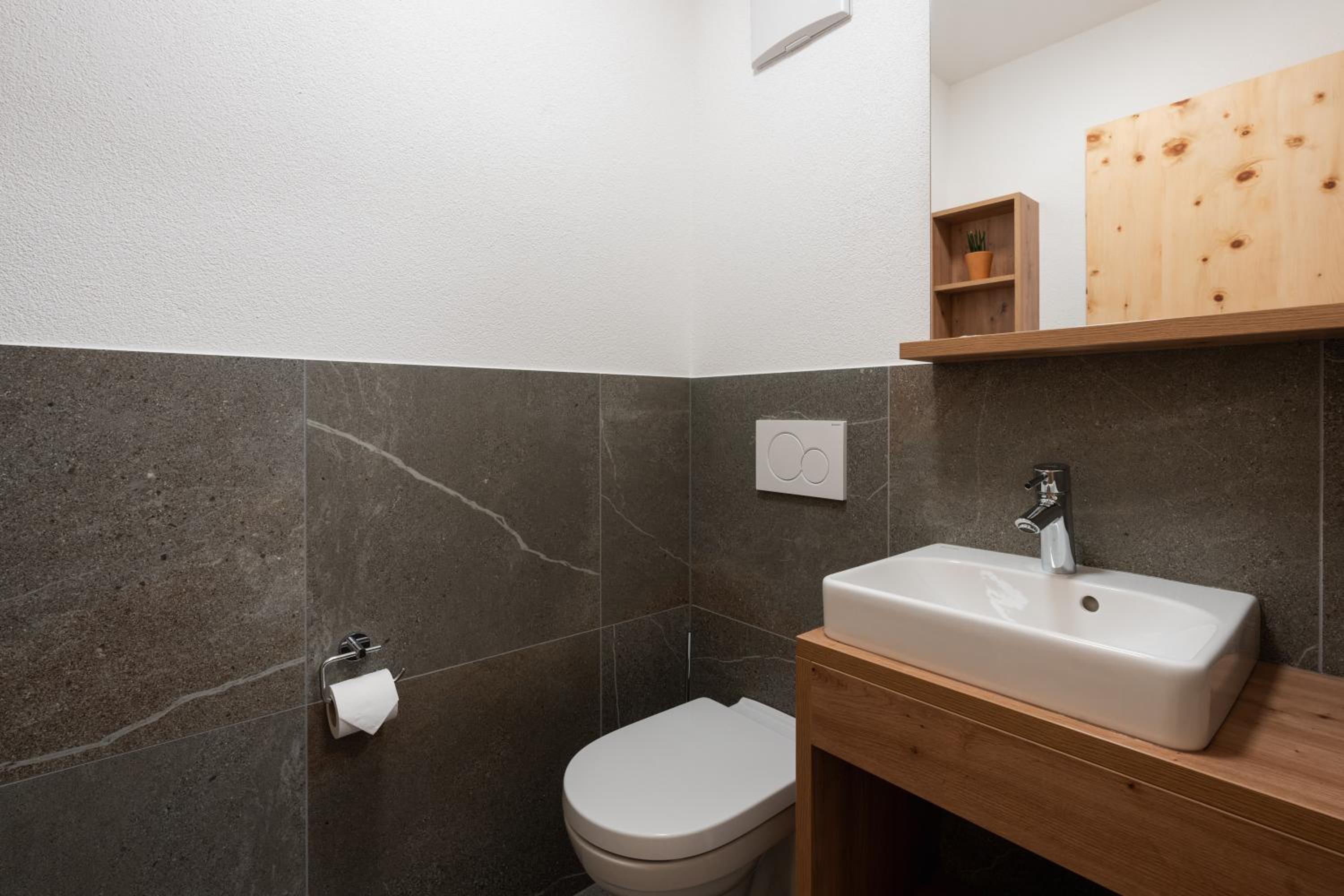 Two-Bedroom Deluxe Apartment with Garden View photo 3