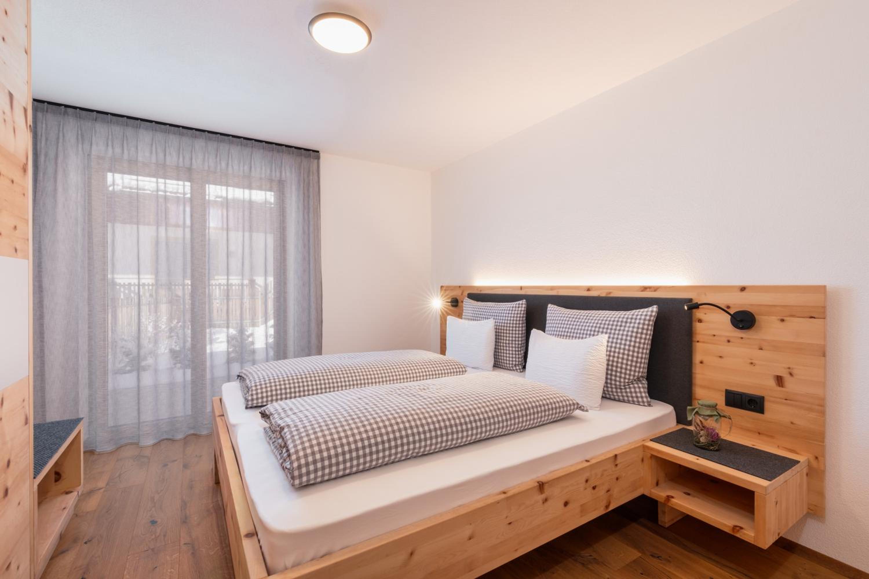 Two-Bedroom Deluxe Apartment with Garden View photo 3