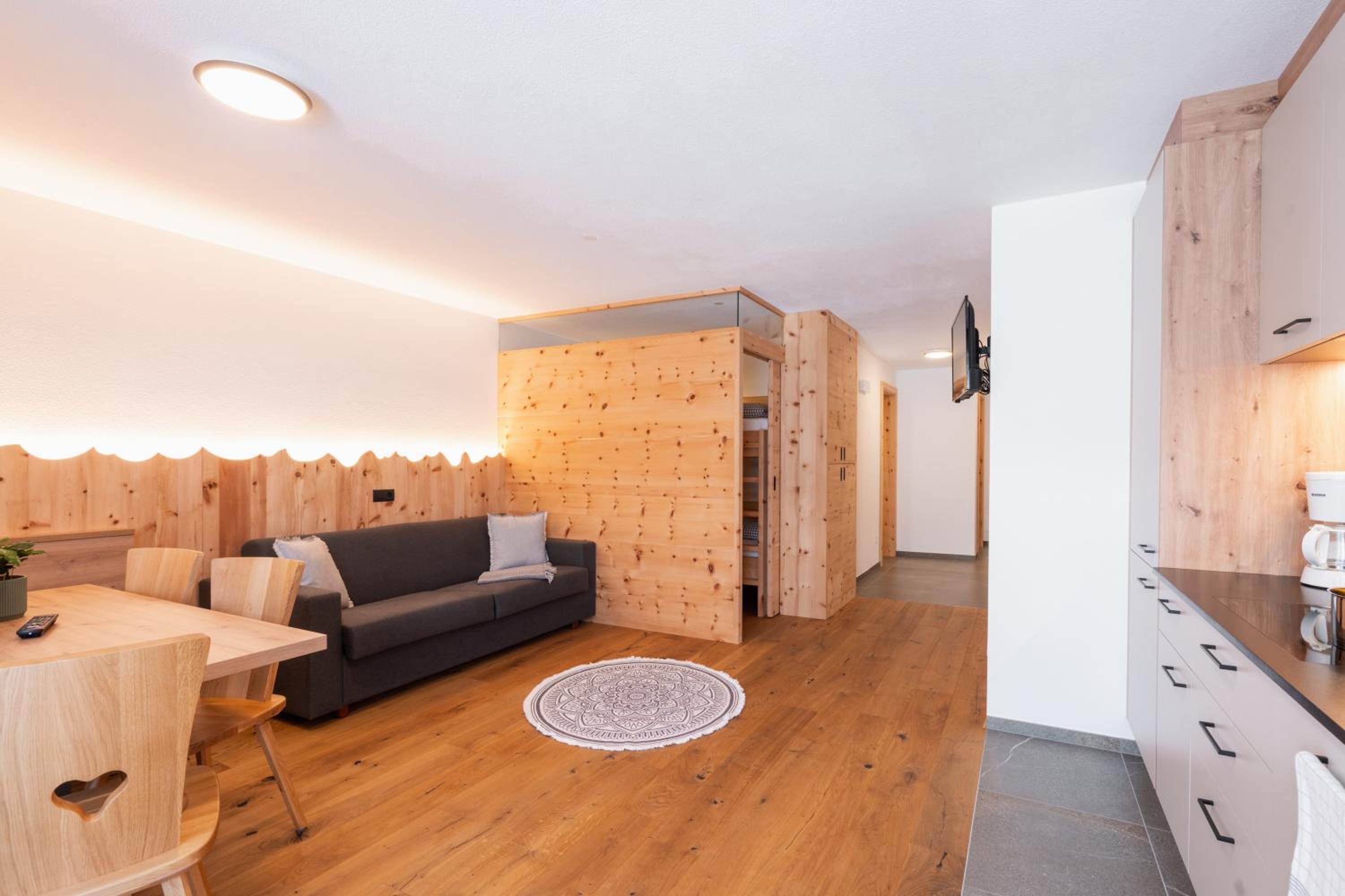 Two-Bedroom Deluxe Apartment with Garden View photo 3