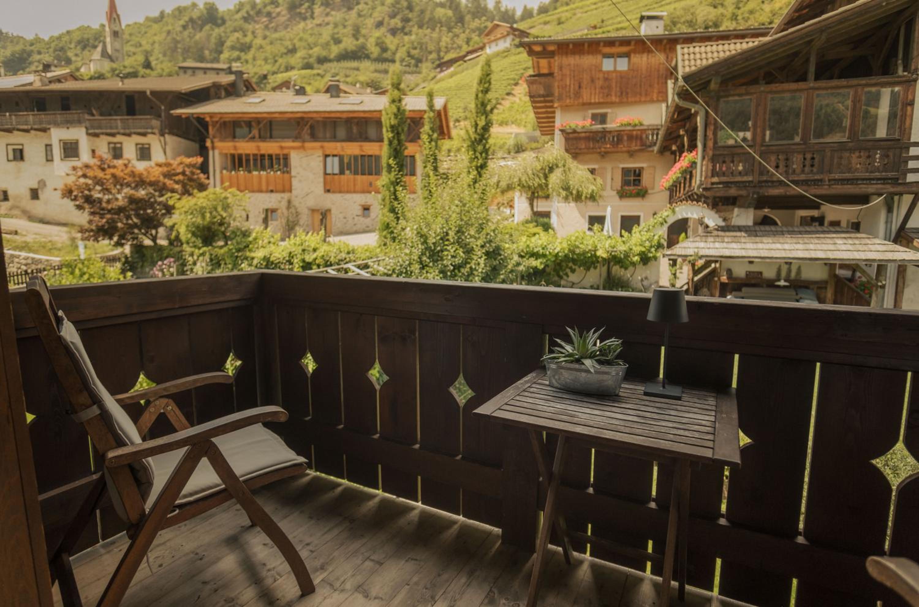 One-Bedroom Apartment with Balcony photo 2