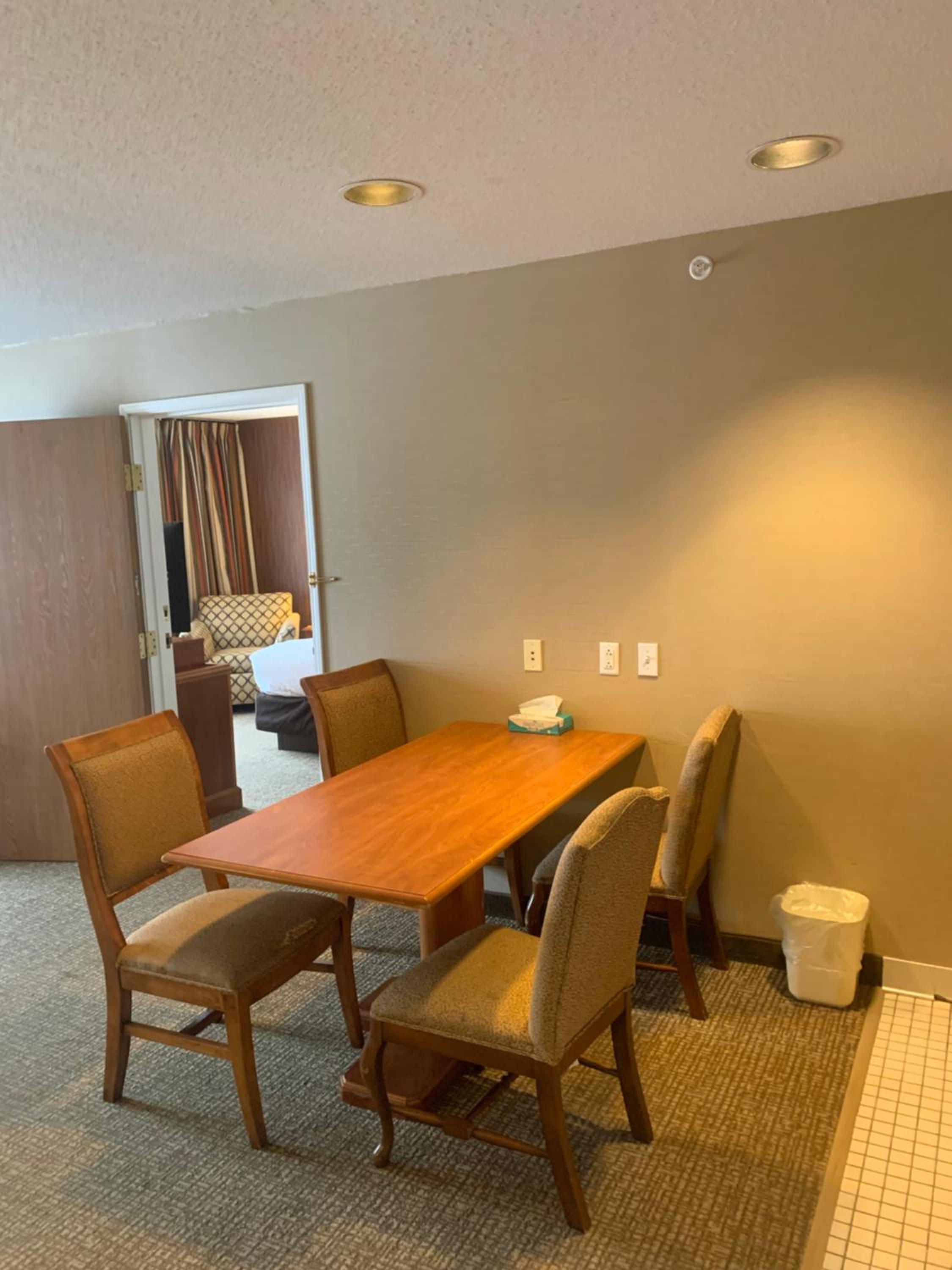 Business King Room - Accessible/Non-Smoking photo 3
