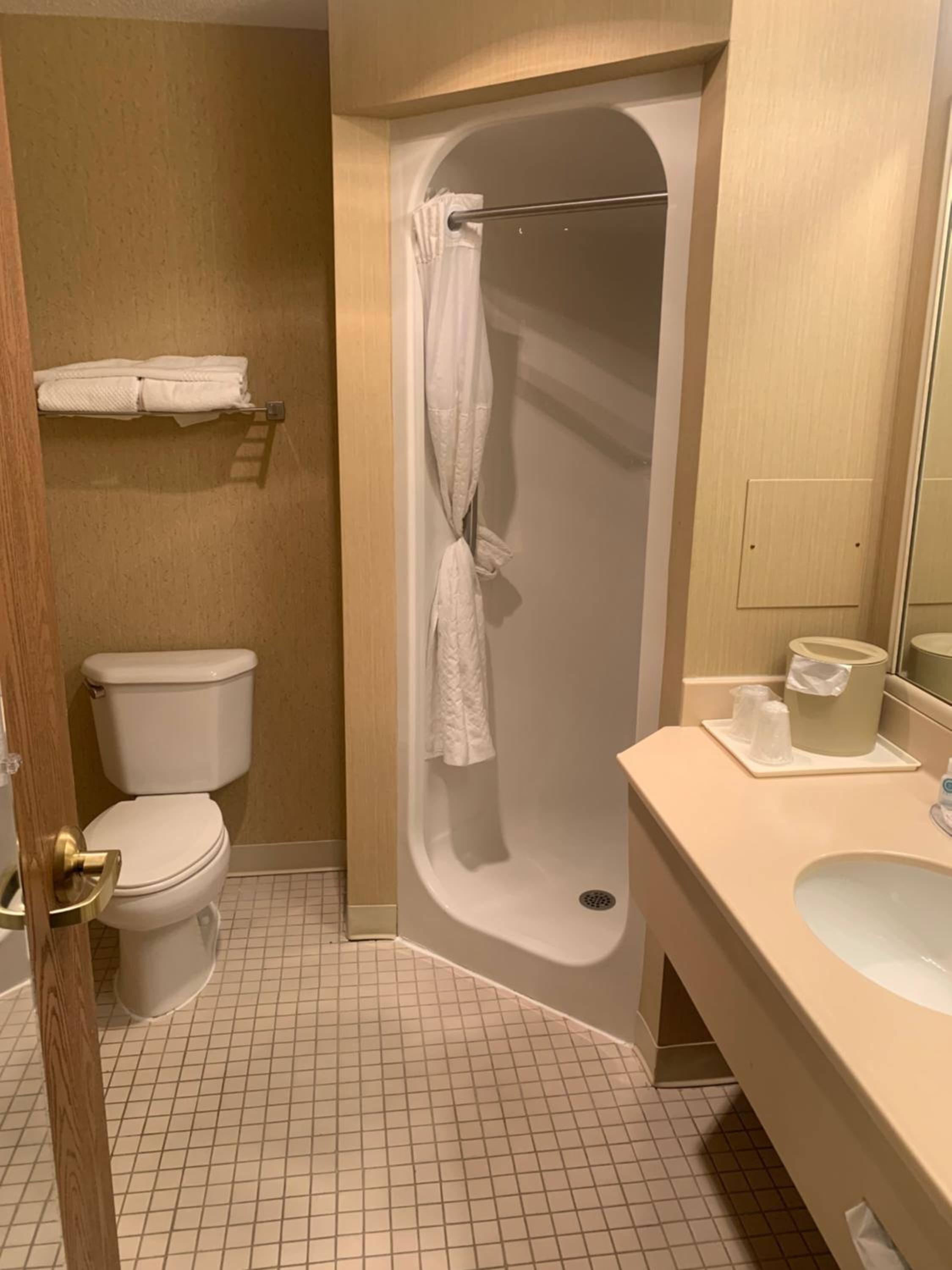Business King Room - Accessible/Non-Smoking photo 2