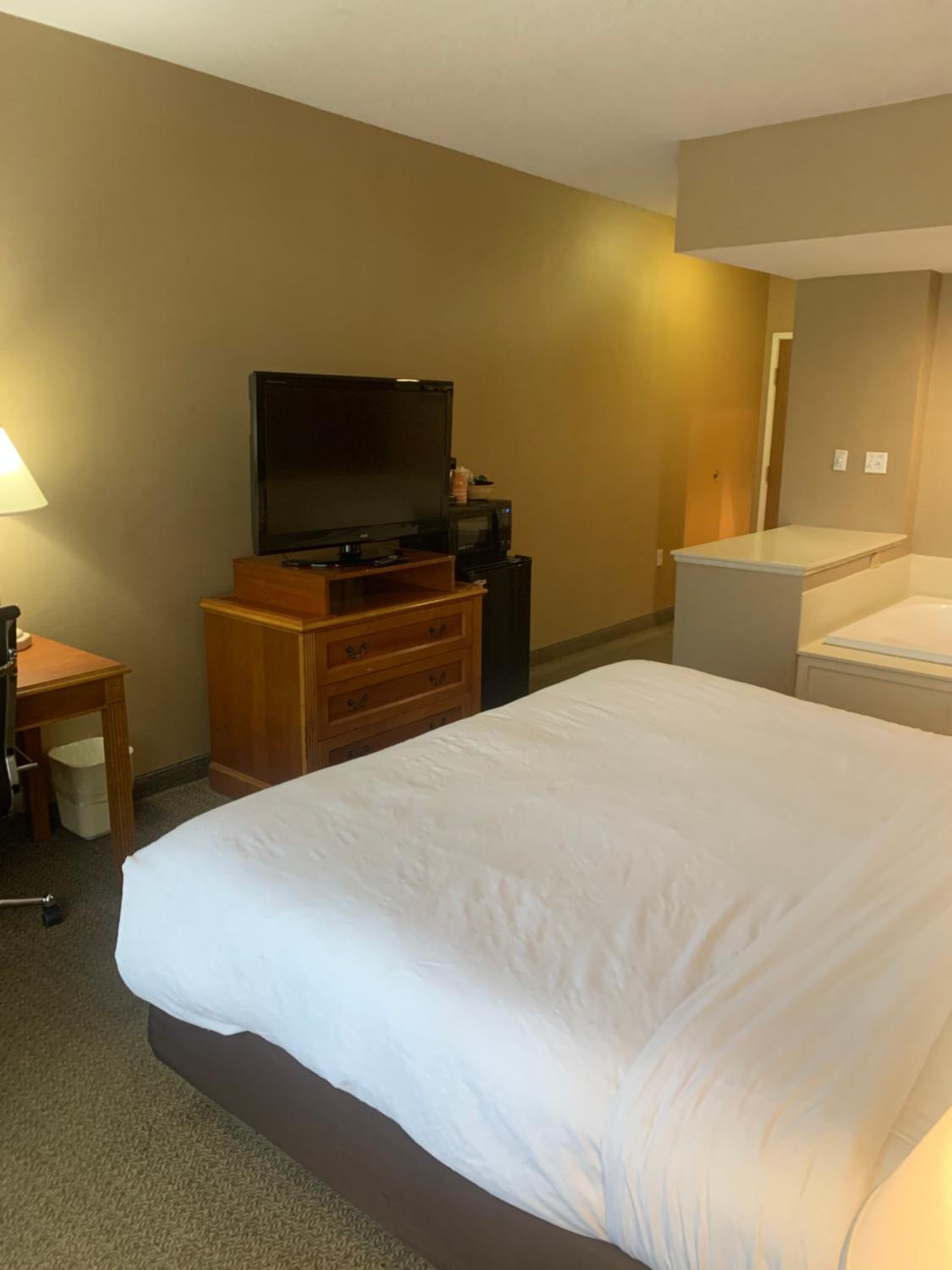 King Room - Non-Smoking photo 1