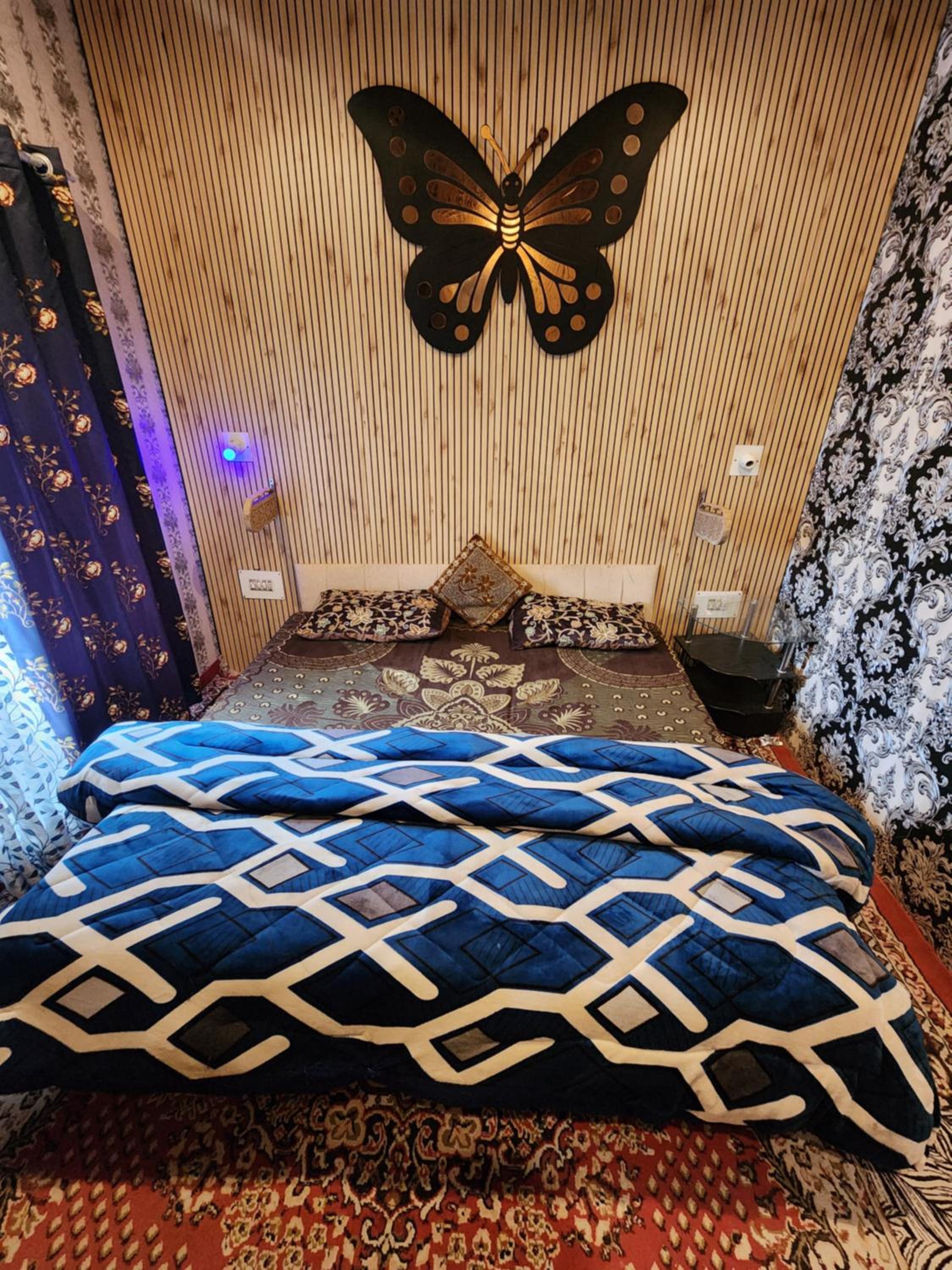 Double Room With Private Bathroom photo 3