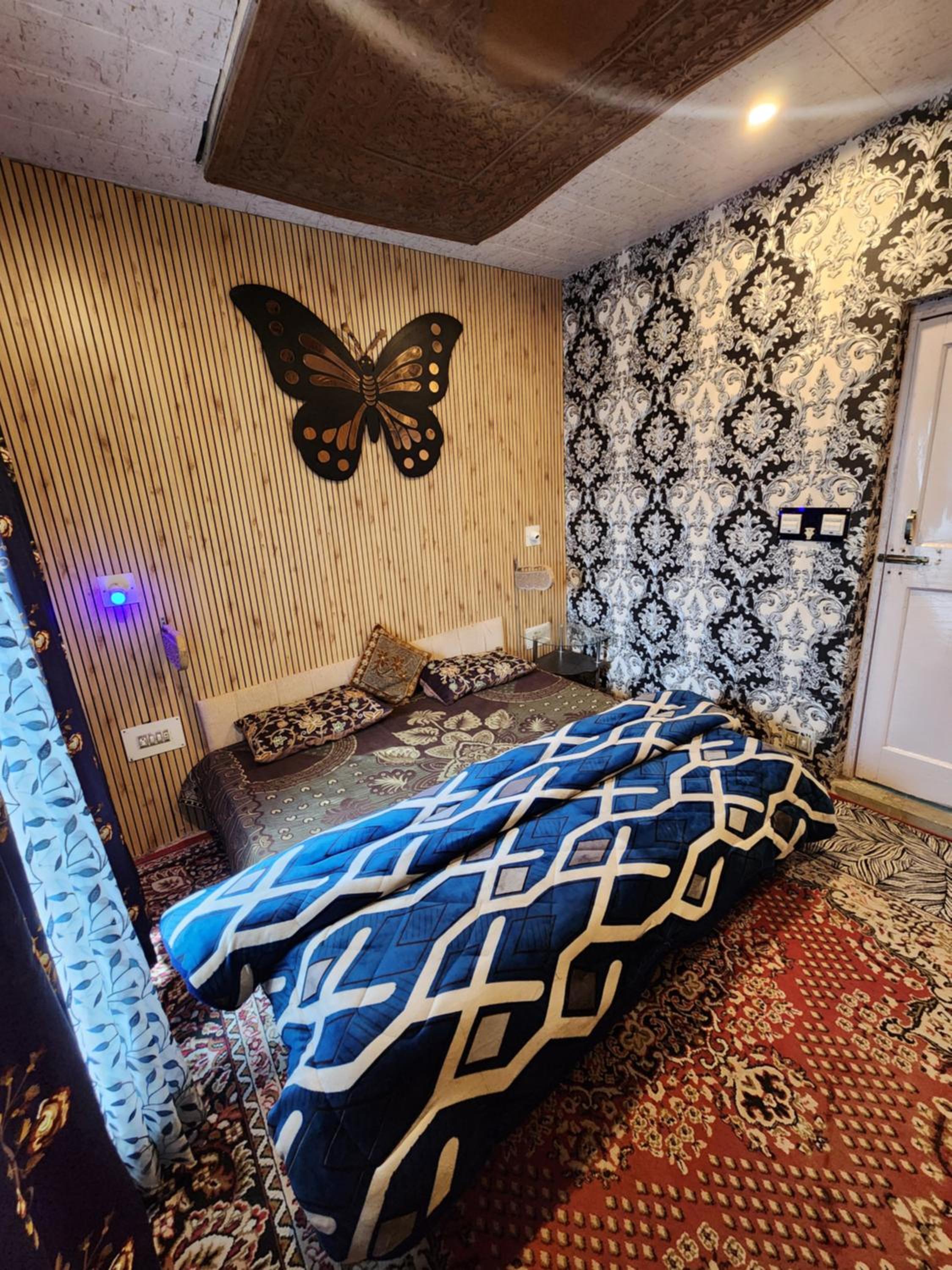 Double Room With Private Bathroom photo 2