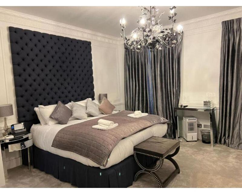 Deluxe Double Room With Bath photo 2
