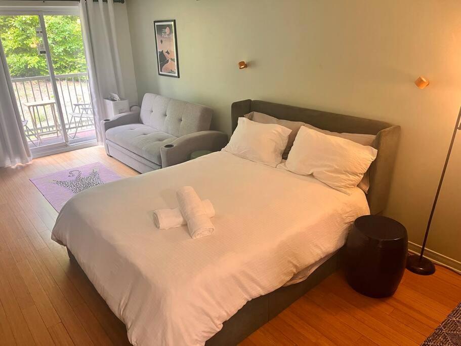 One-Bedroom Apartment photo 1