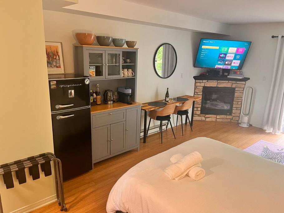 One-Bedroom Apartment photo 2