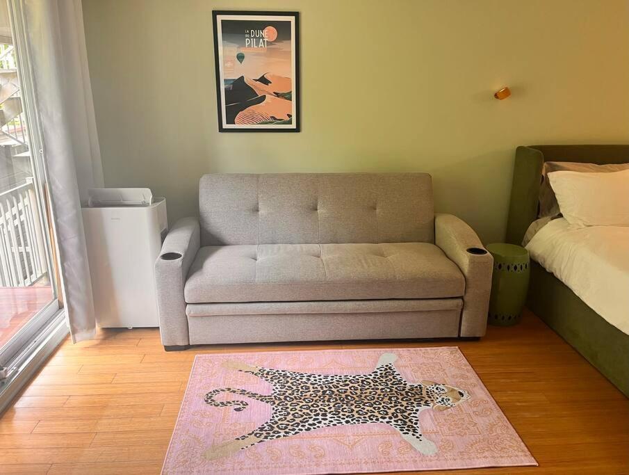 One-Bedroom Apartment photo 3