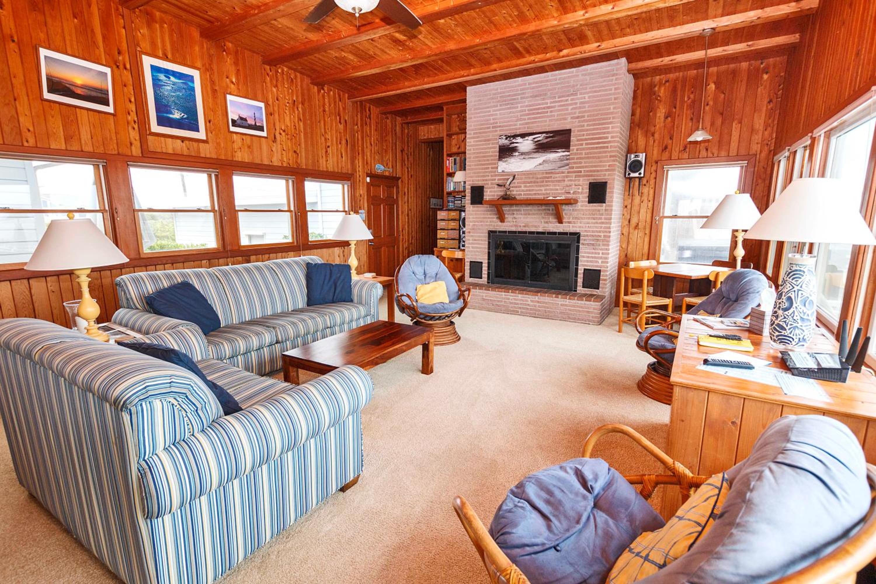 Five-Bedroom House photo 1