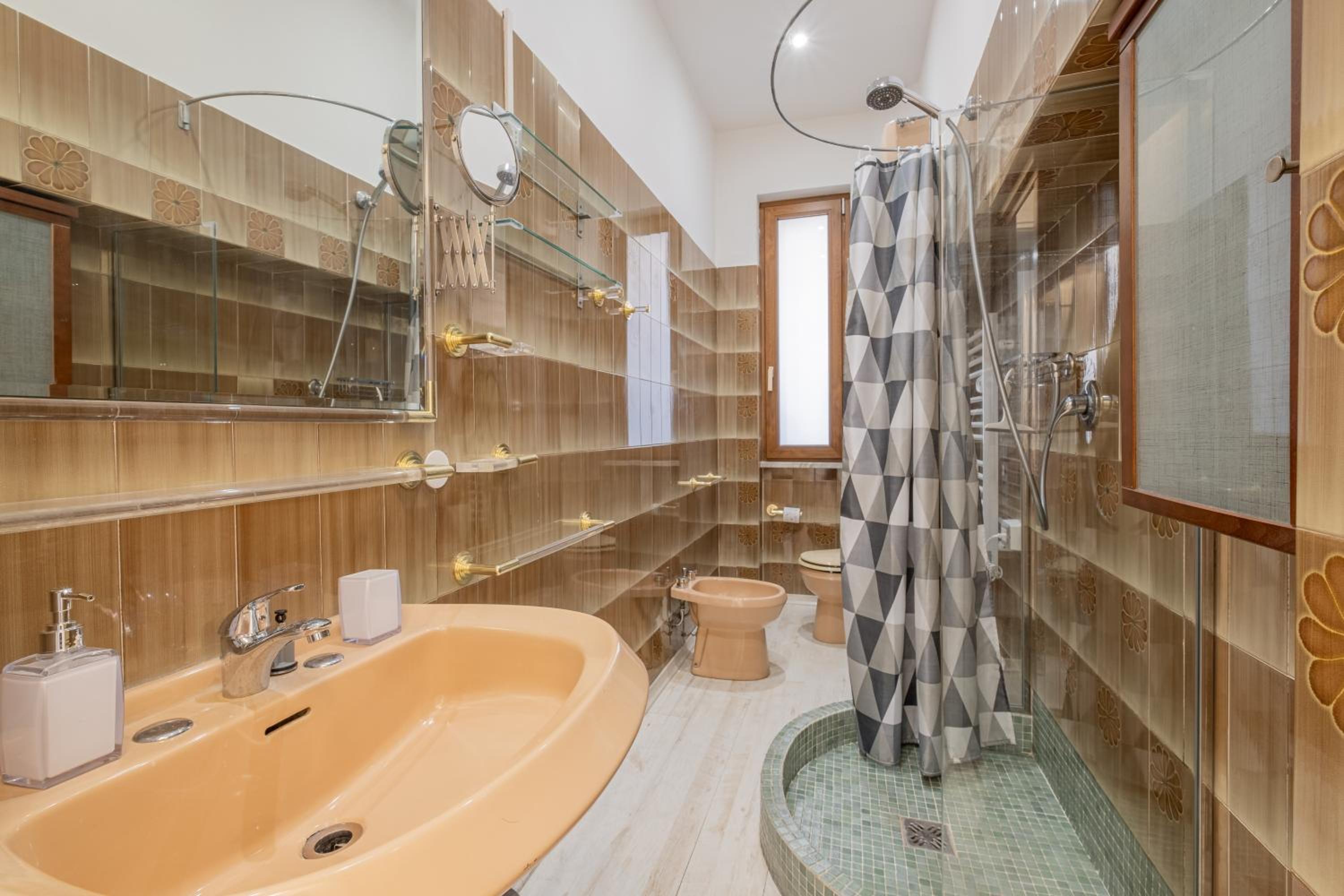 Triple Room with Private Bathroom photo 3