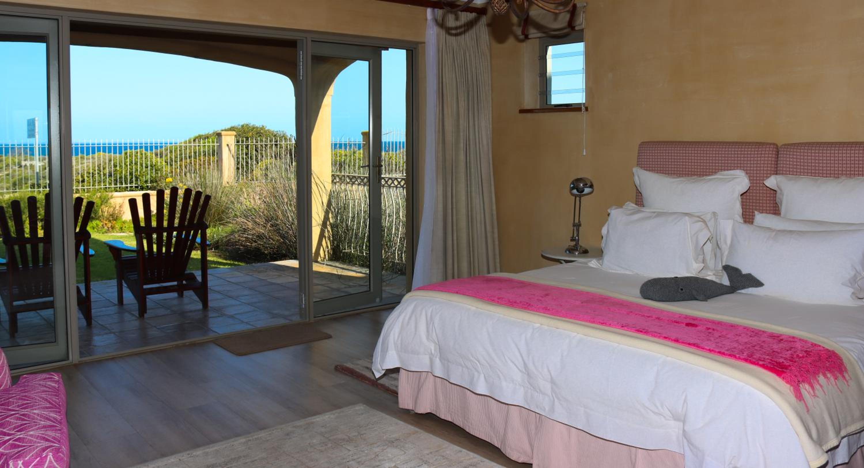 Ground Floor, Sea Facing photo 1