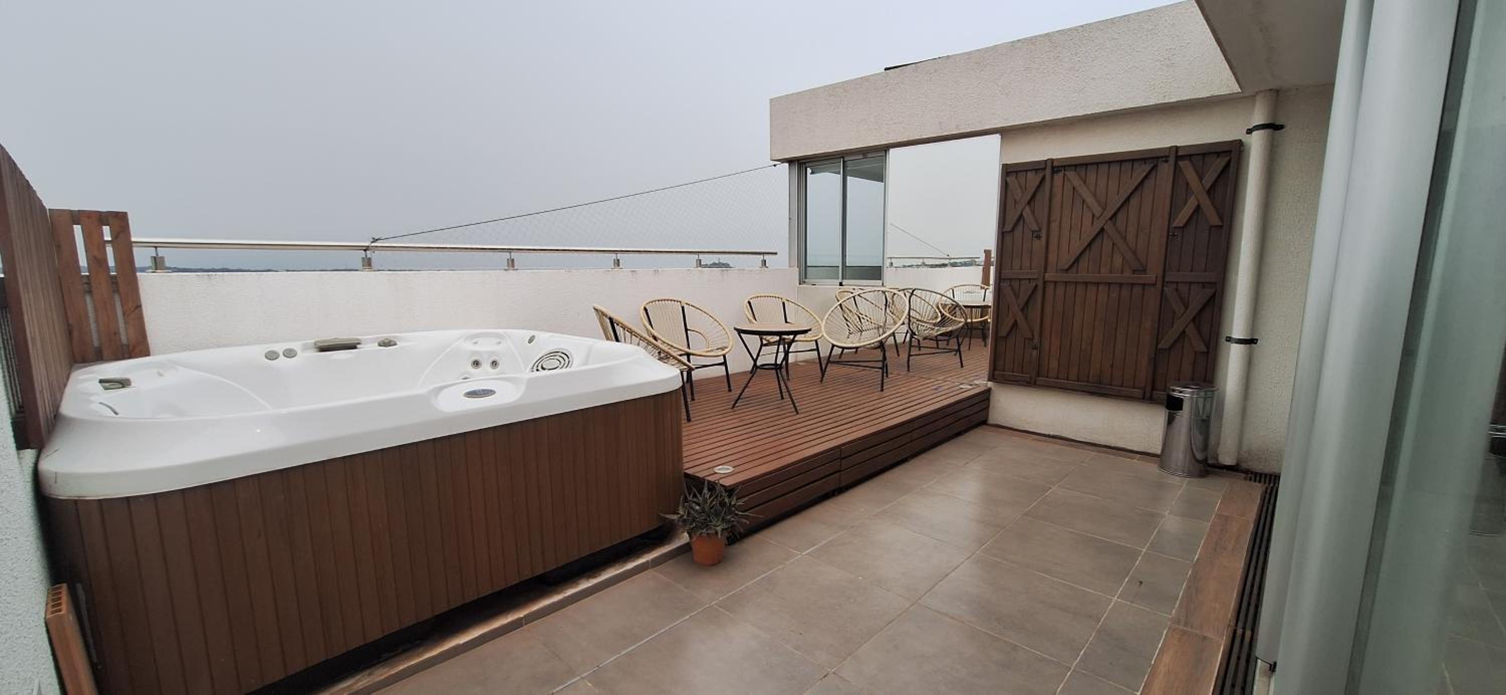 Three-Bedroom Apartment with Balcony photo 2