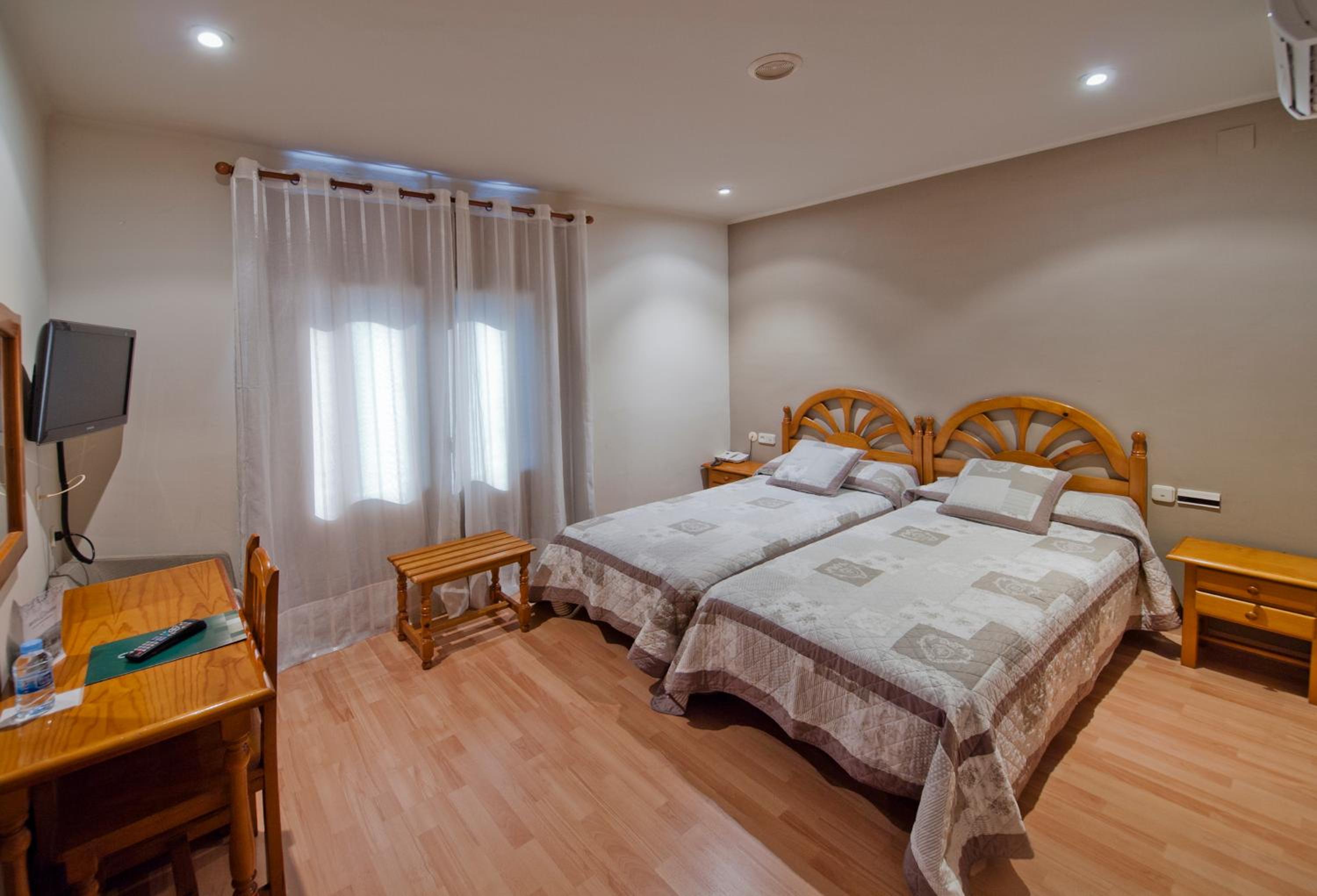 Economy Double Room photo 3