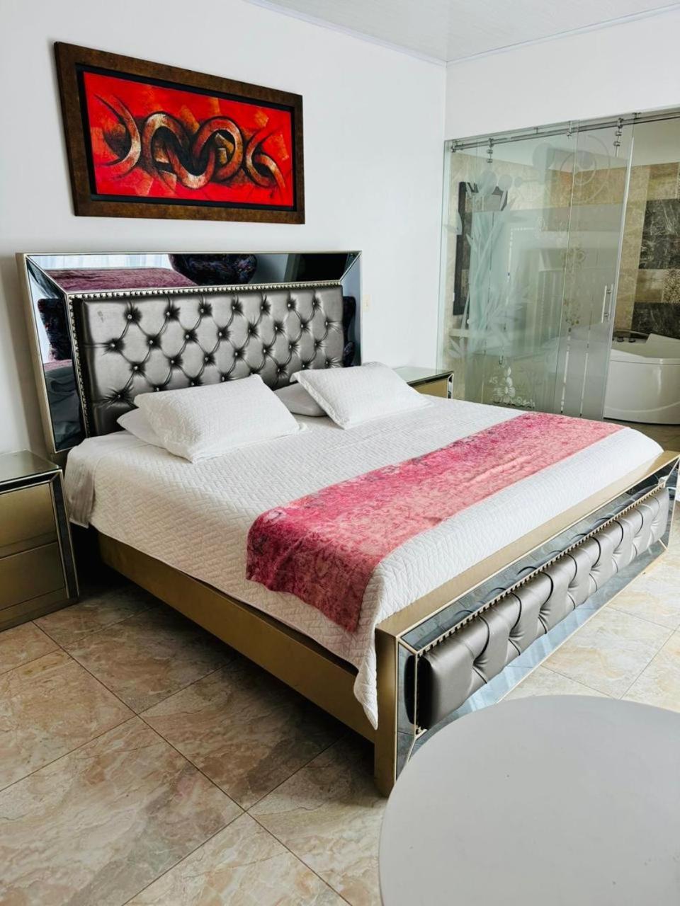 Deluxe Suite With Spa Bath photo 3