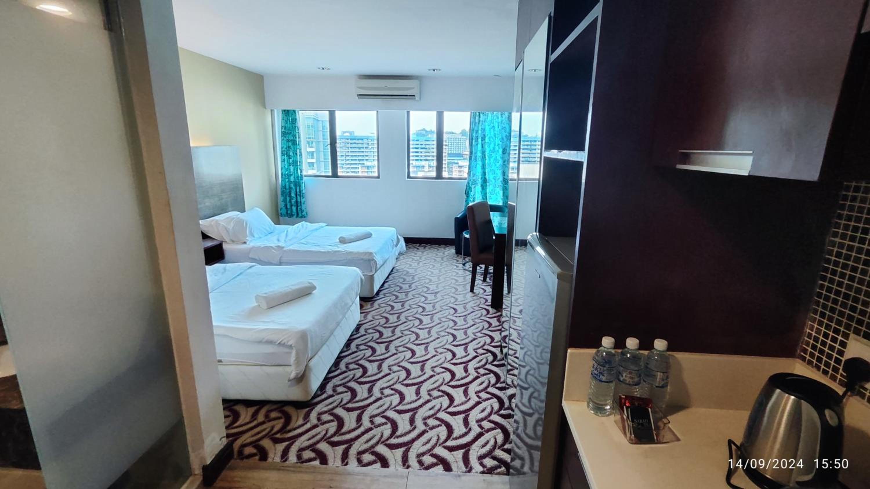 Twin Room with City View